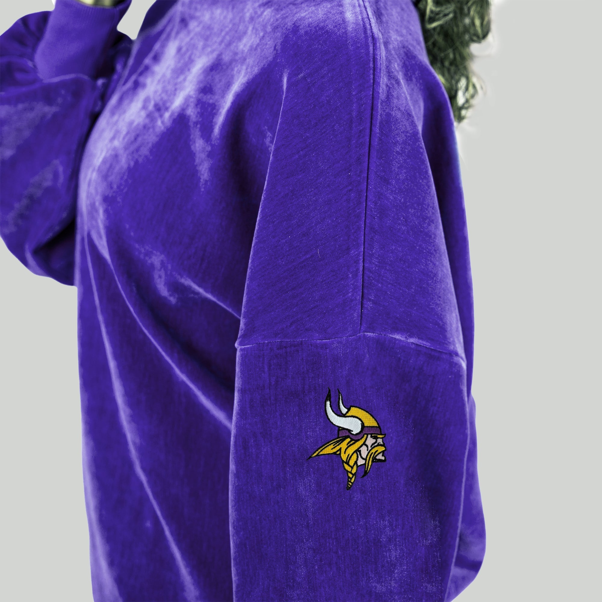 MINNESOTA VIKINGS MAKE A MOVE MOCK NECK CHENILLE PULLOVER