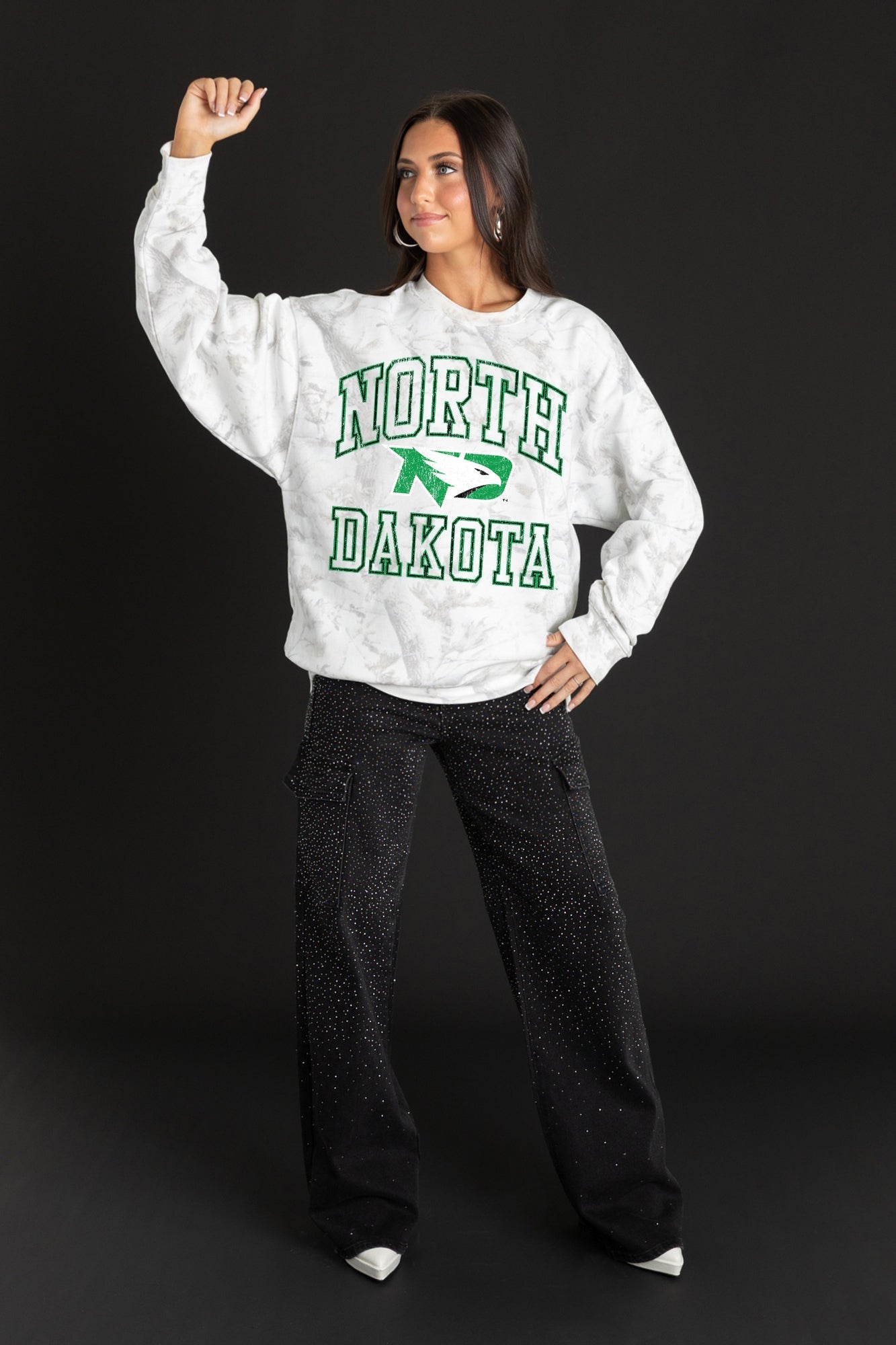 NORTH DAKOTA FIGHTING HAWKS WHITEOUT PREMIUM DROP SHOULDER PULLOVER