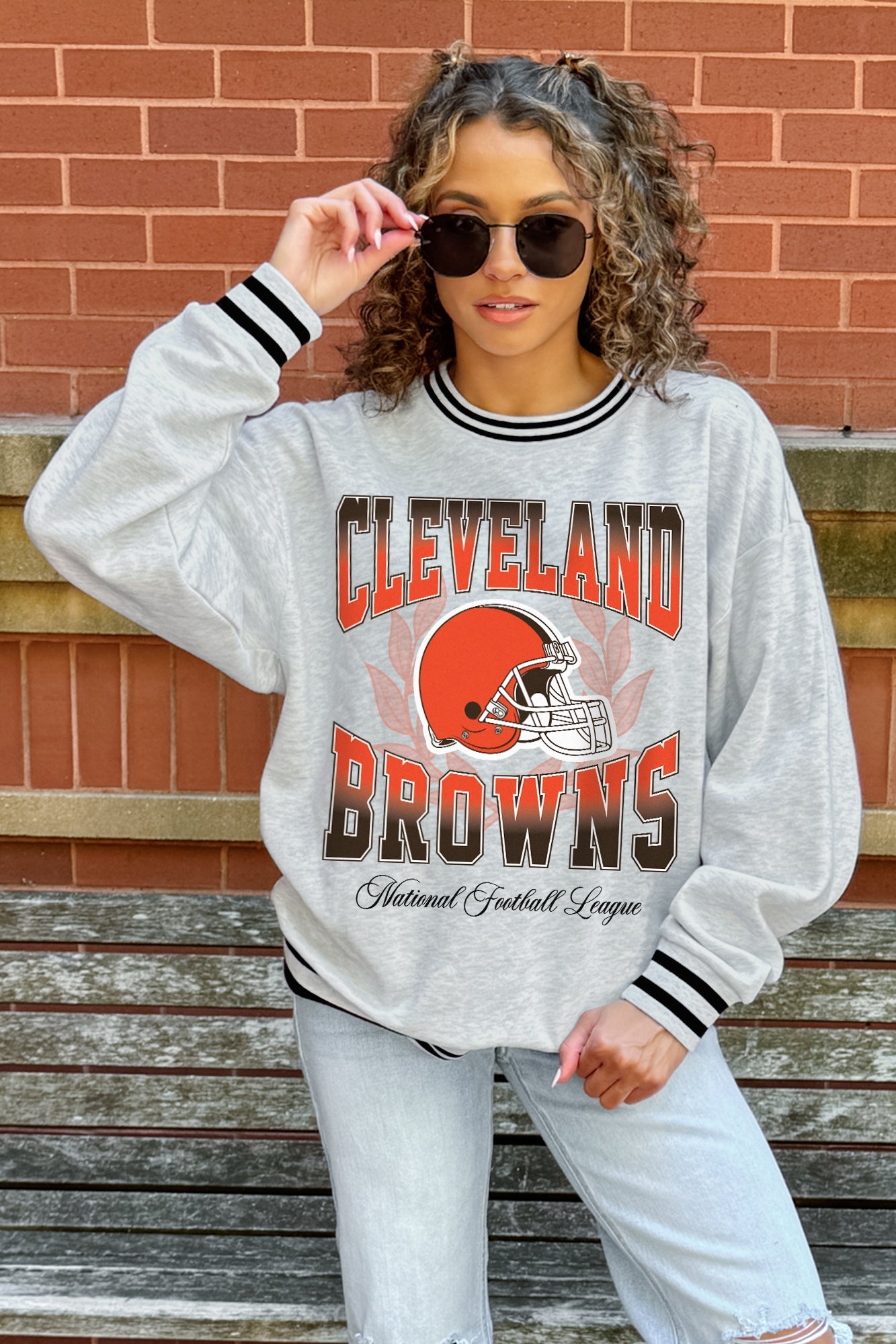 CLEVELAND BROWNS FADE ROUTE CREW FLEECE RINGER SWEATSHIRT