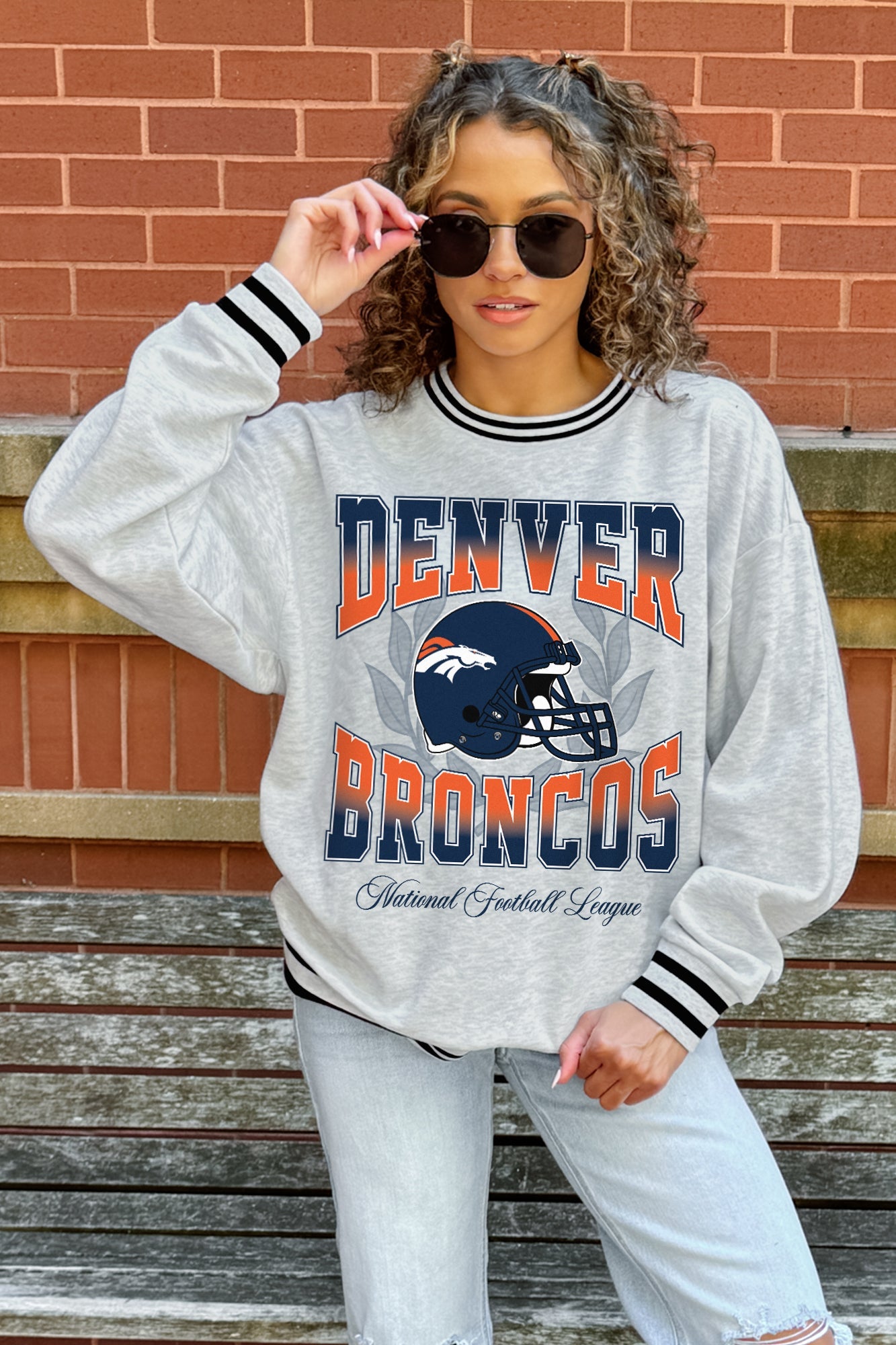 DENVER BRONCOS FADE ROUTE CREW FLEECE RINGER SWEATSHIRT