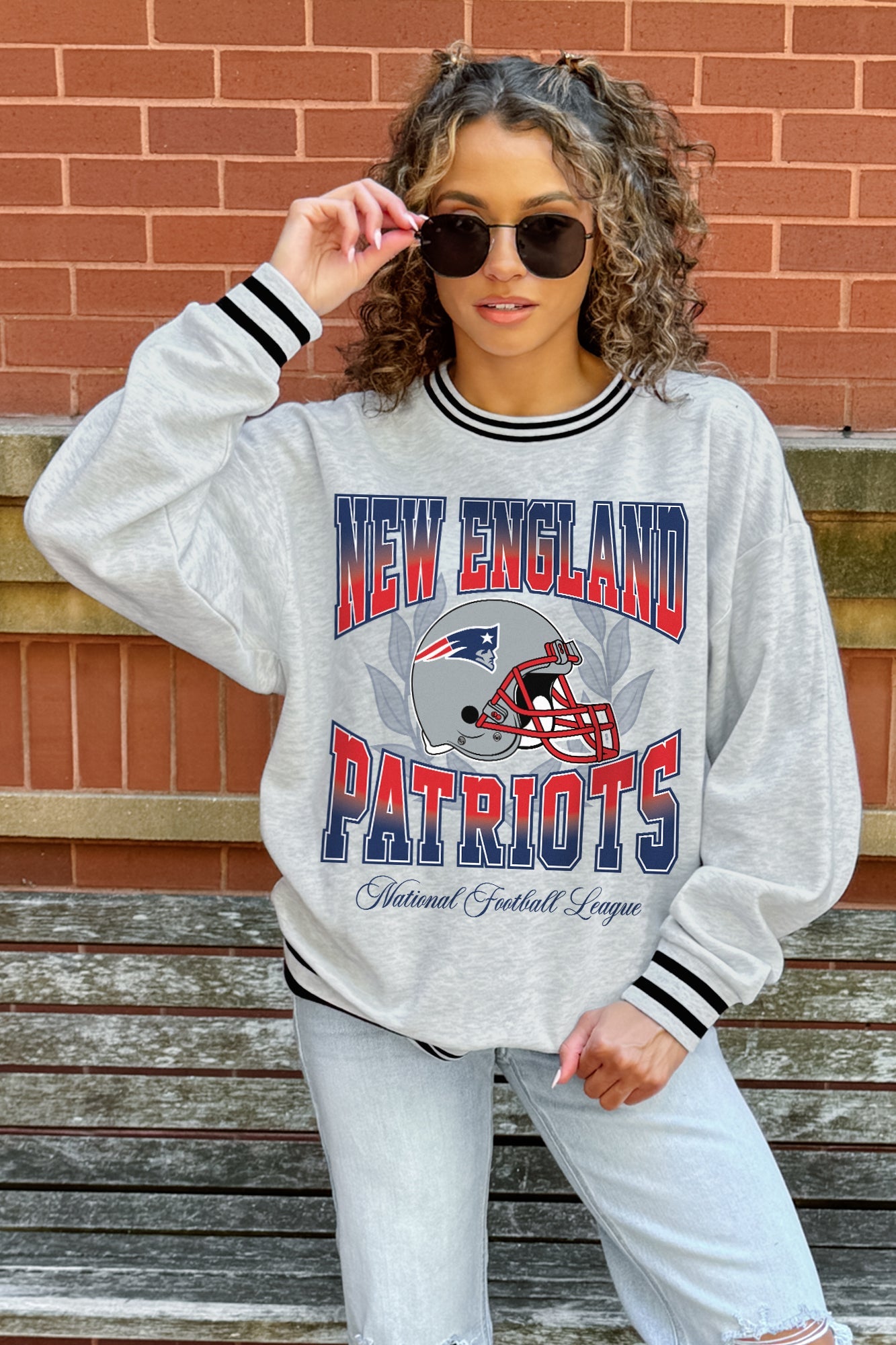 NEW ENGLAND PATRIOTS FADE ROUTE CREW FLEECE RINGER SWEATSHIRT