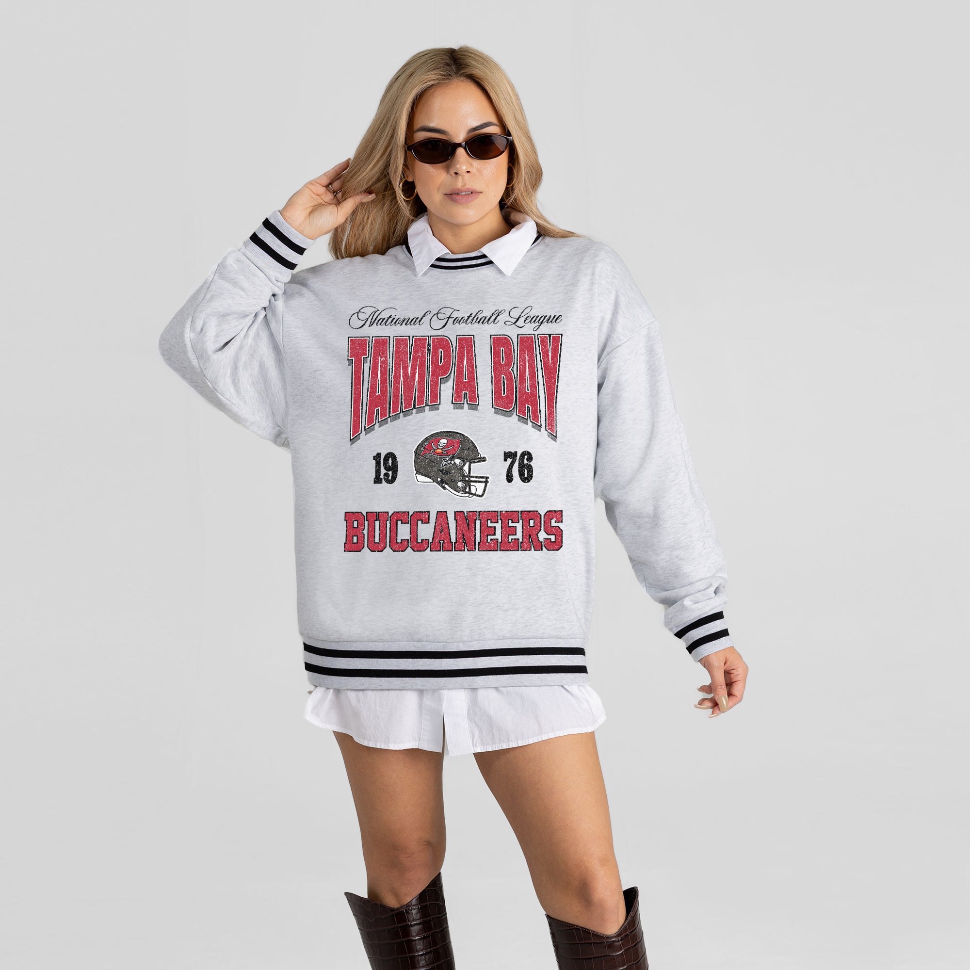TAMPA BAY BUCCANEERS COOL VIBES CREW FLEECE RINGER SWEATSHIRT