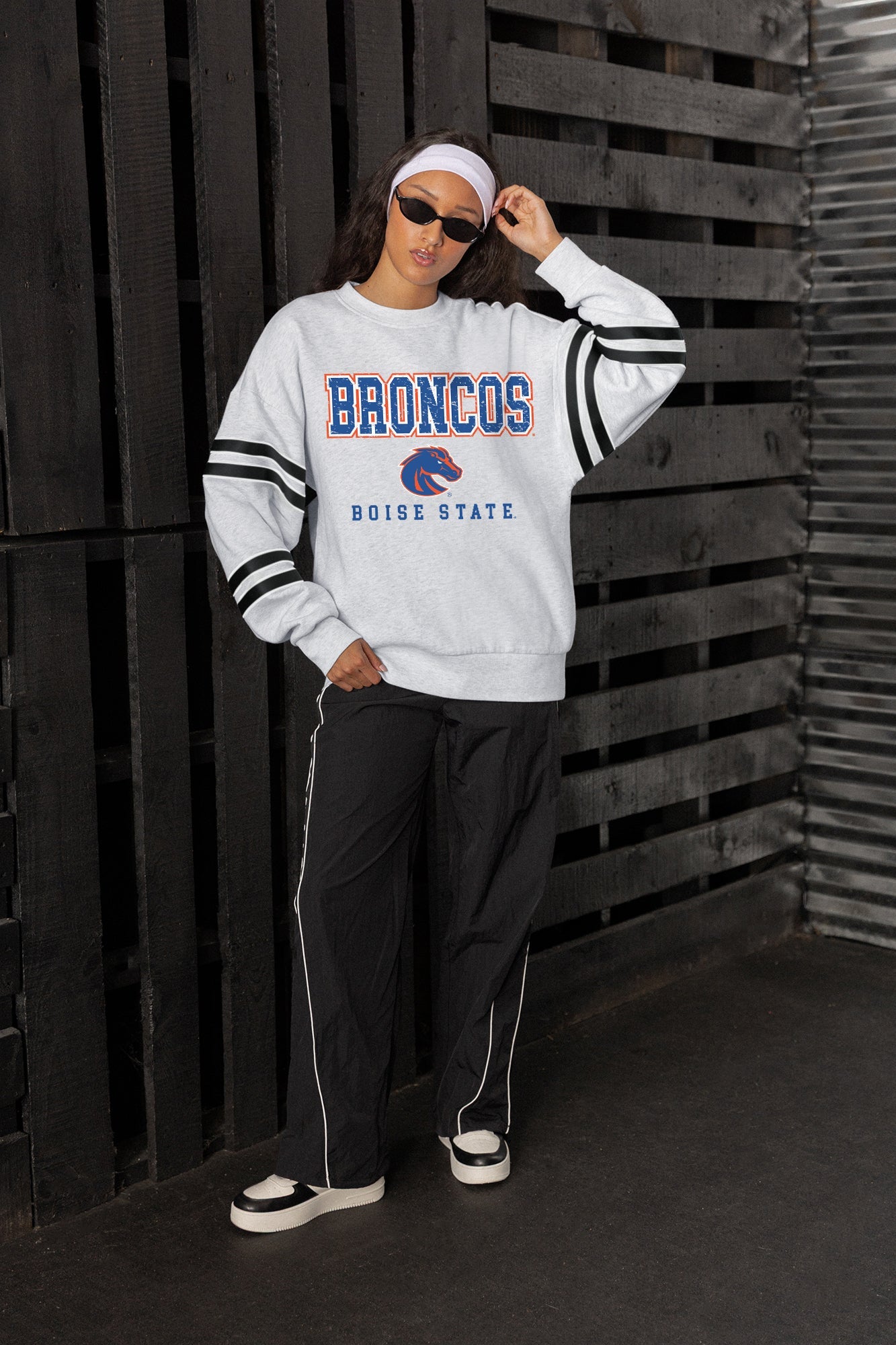 BOISE STATE BRONCOS STADIUM STRIPES STRIPE SLEEVE CREWNECK SWEATSHIRT
