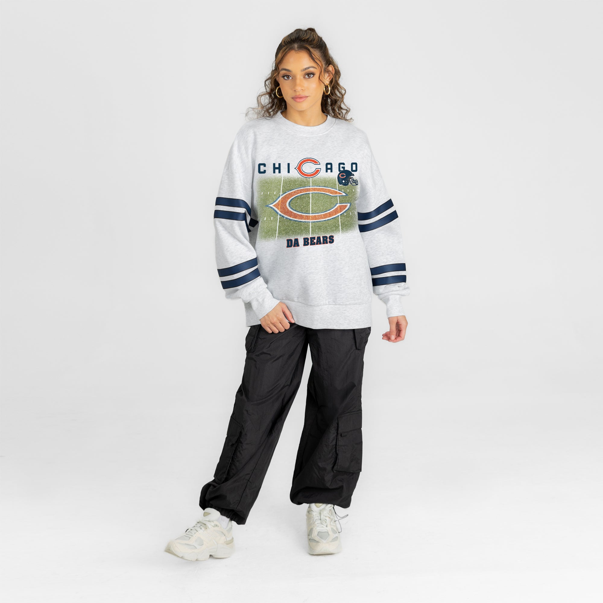 CHICAGO BEARS OFF THE GRID STRIPE SLEEVE CREWNECK SWEATSHIRT