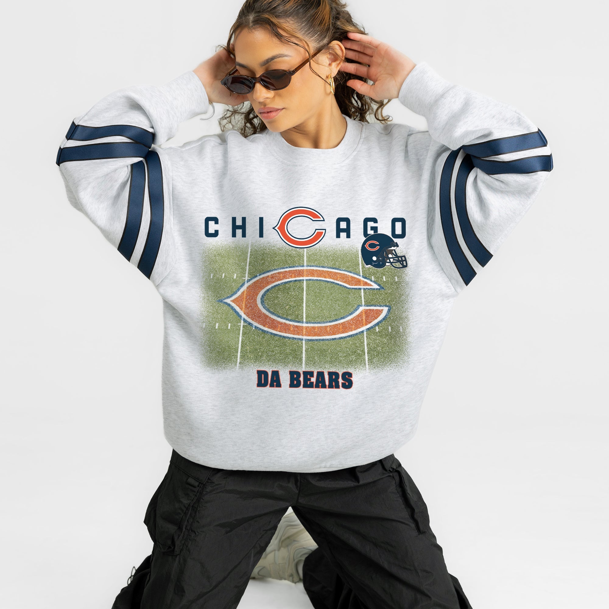 CHICAGO BEARS OFF THE GRID STRIPE SLEEVE CREWNECK SWEATSHIRT