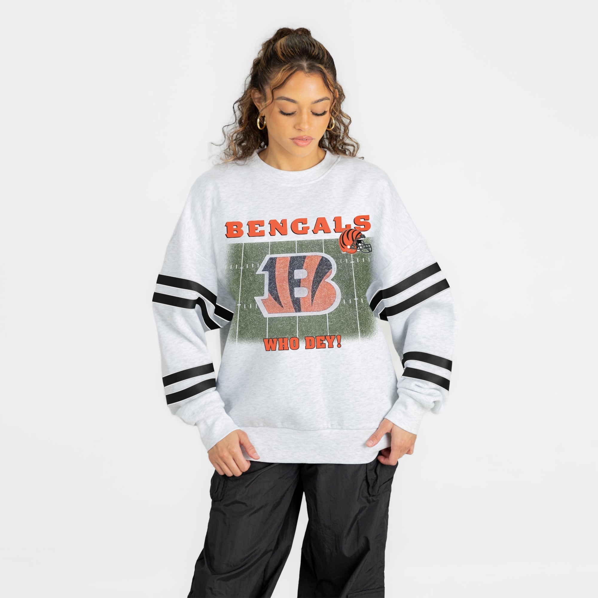 CINCINNATI BENGALS OFF THE GRID STRIPE SLEEVE CREWNECK SWEATSHIRT
