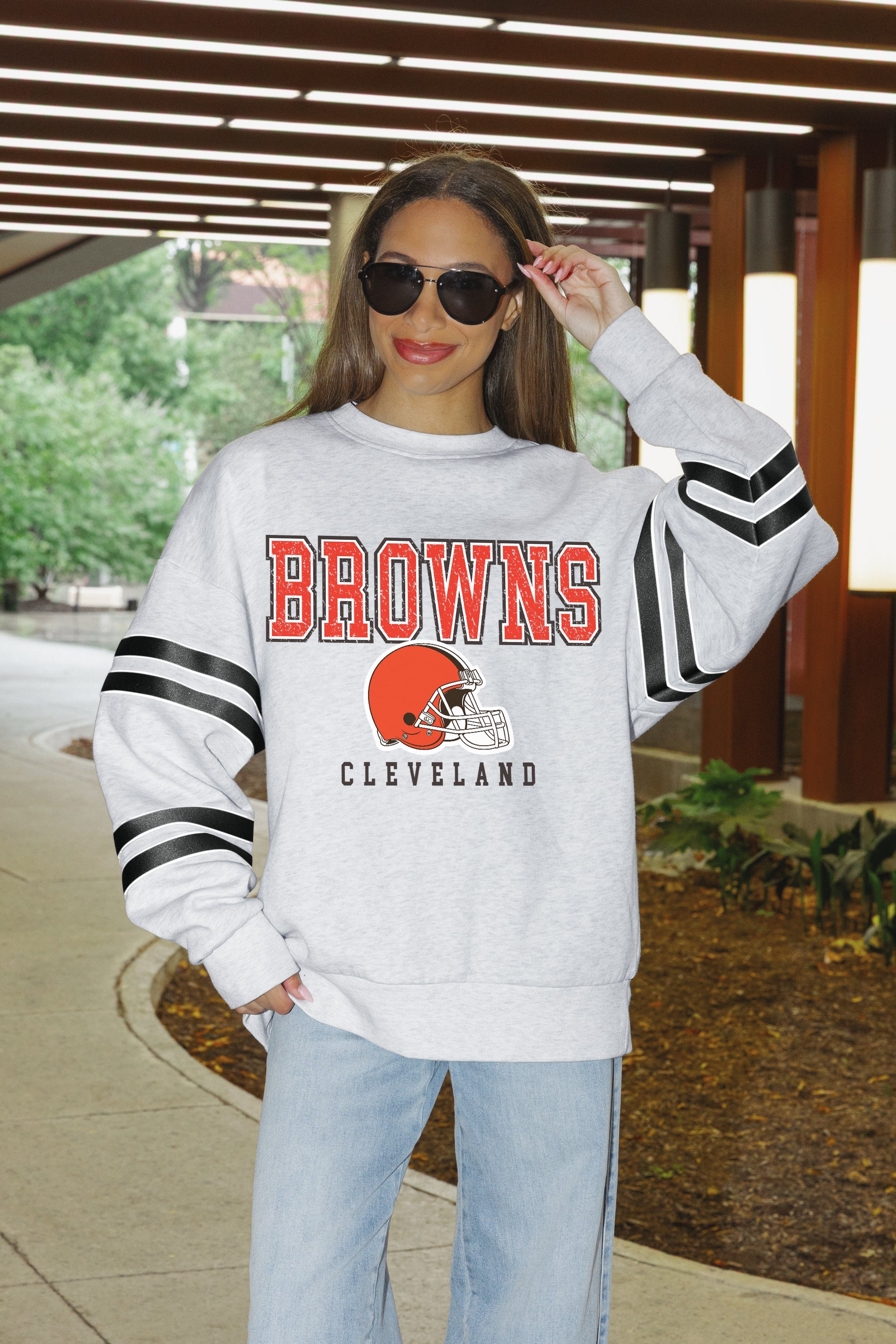 CLEVELAND BROWNS STADIUM STRIPES STRIPE SLEEVE CREWNECK SWEATSHIRT