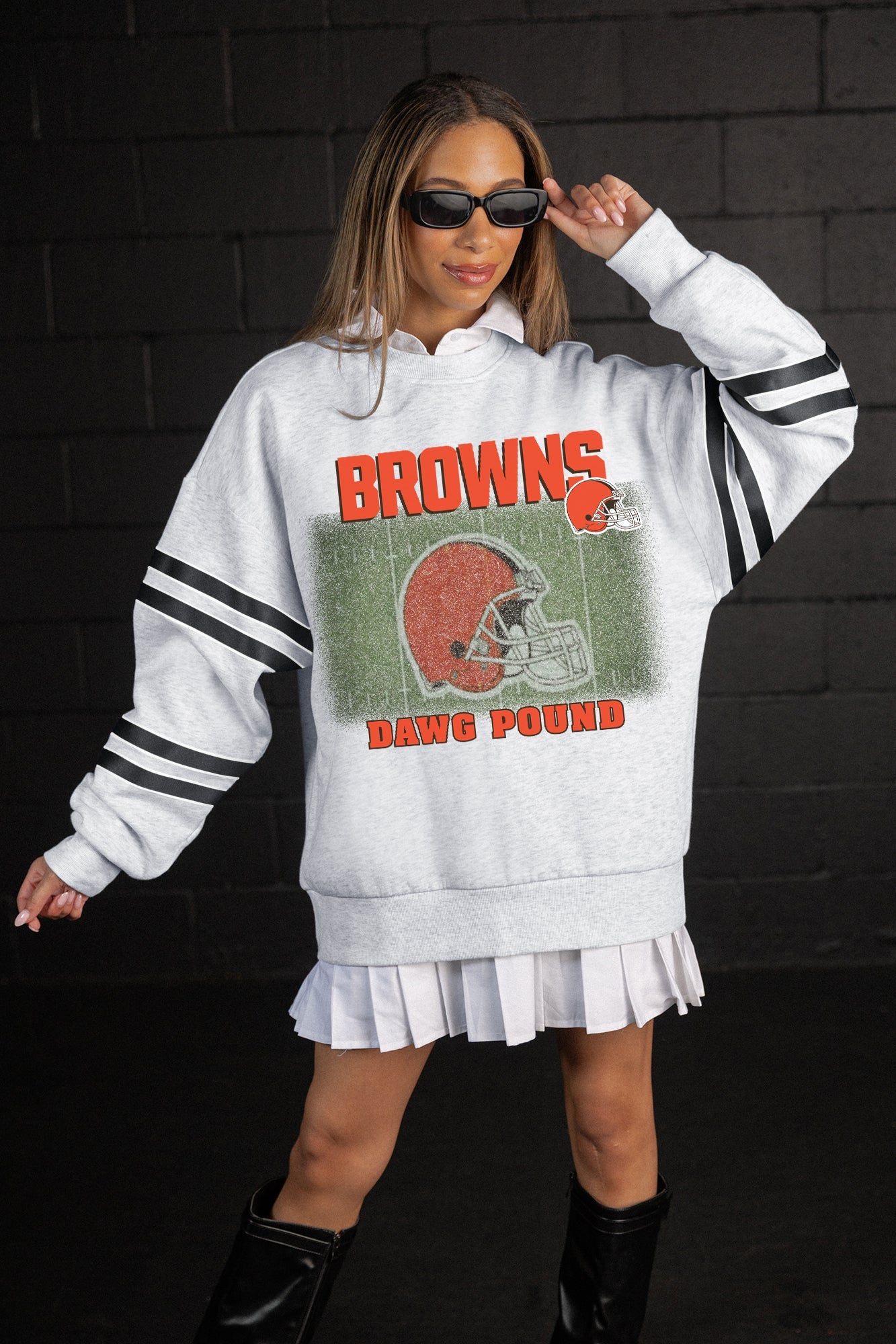 CLEVELAND BROWNS OFF THE GRID STRIPE SLEEVE CREWNECK SWEATSHIRT