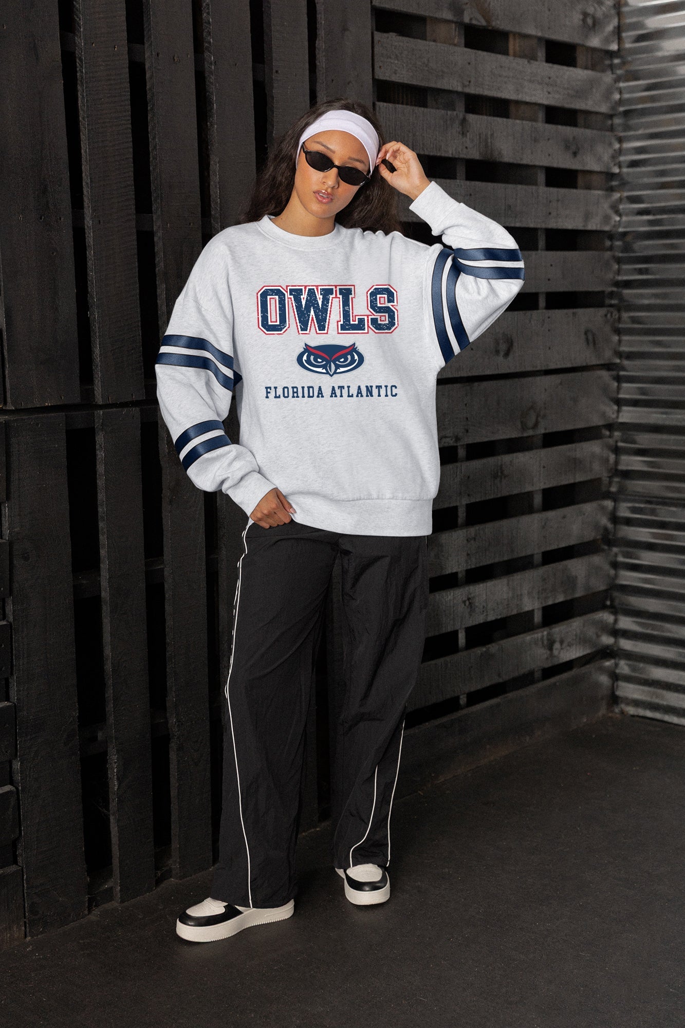 FLORIDA ATLANTIC OWLS STADIUM STRIPES STRIPE SLEEVE CREWNECK SWEATSHIRT