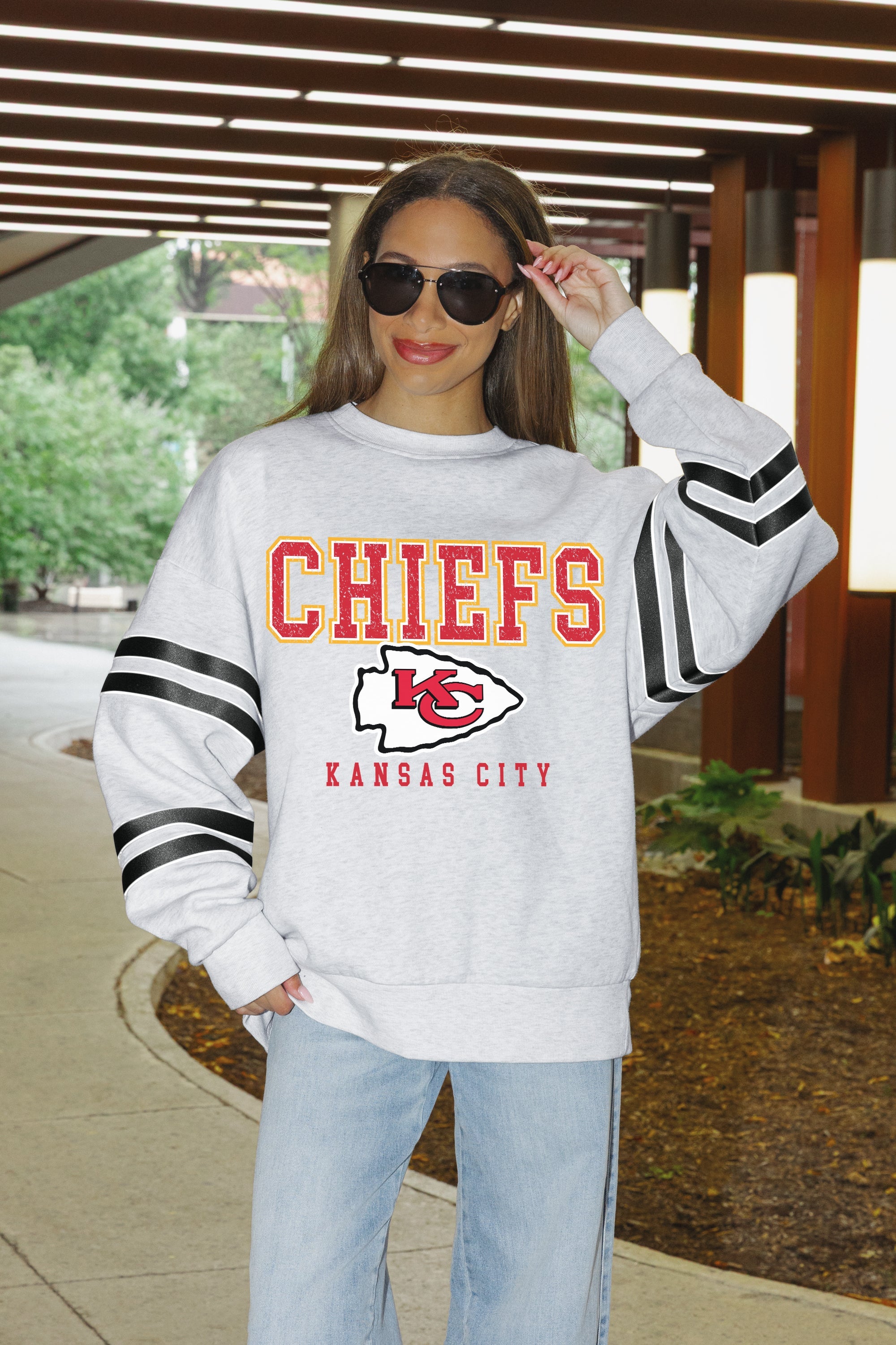 KANSAS CITY CHIEFS STADIUM STRIPES STRIPE SLEEVE CREWNECK SWEATSHIRT