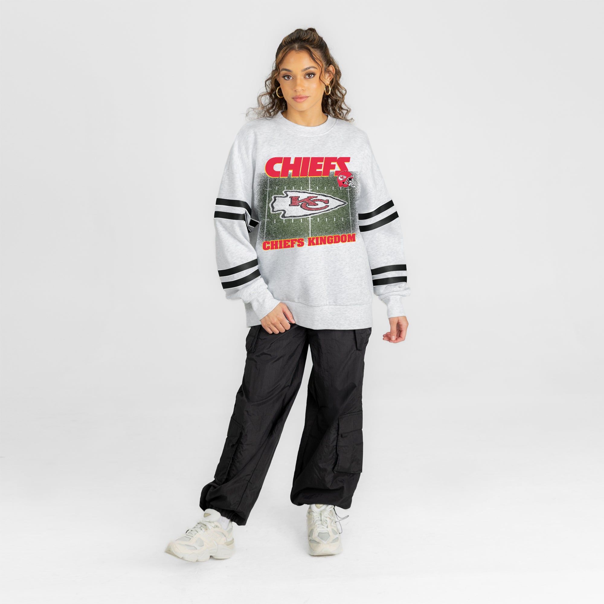 KANSAS CITY CHIEFS OFF THE GRID STRIPE SLEEVE CREWNECK SWEATSHIRT