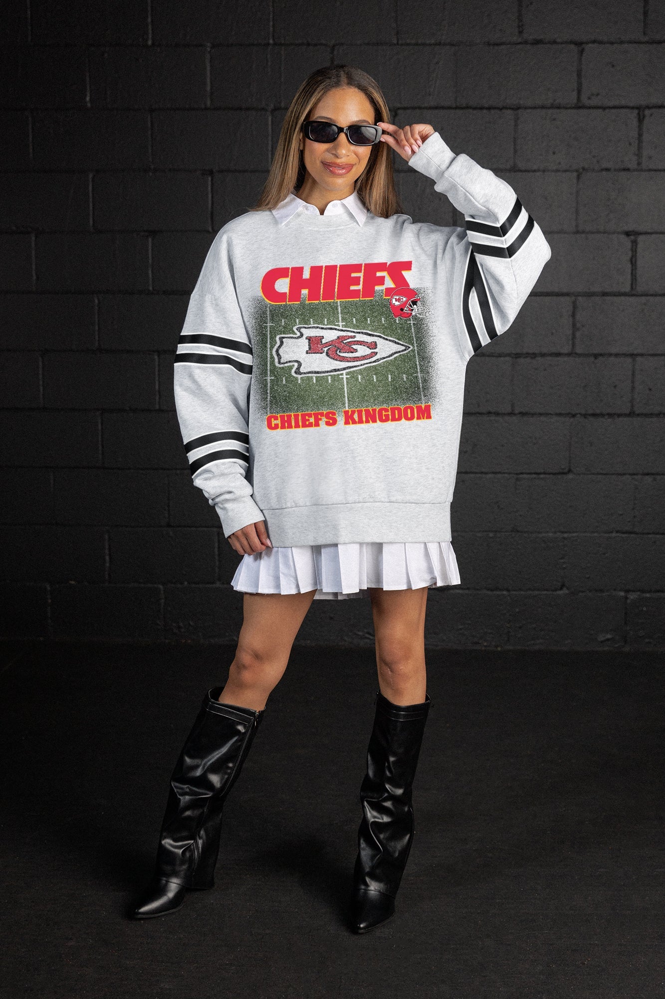 KANSAS CITY CHIEFS OFF THE GRID STRIPE SLEEVE CREWNECK SWEATSHIRT