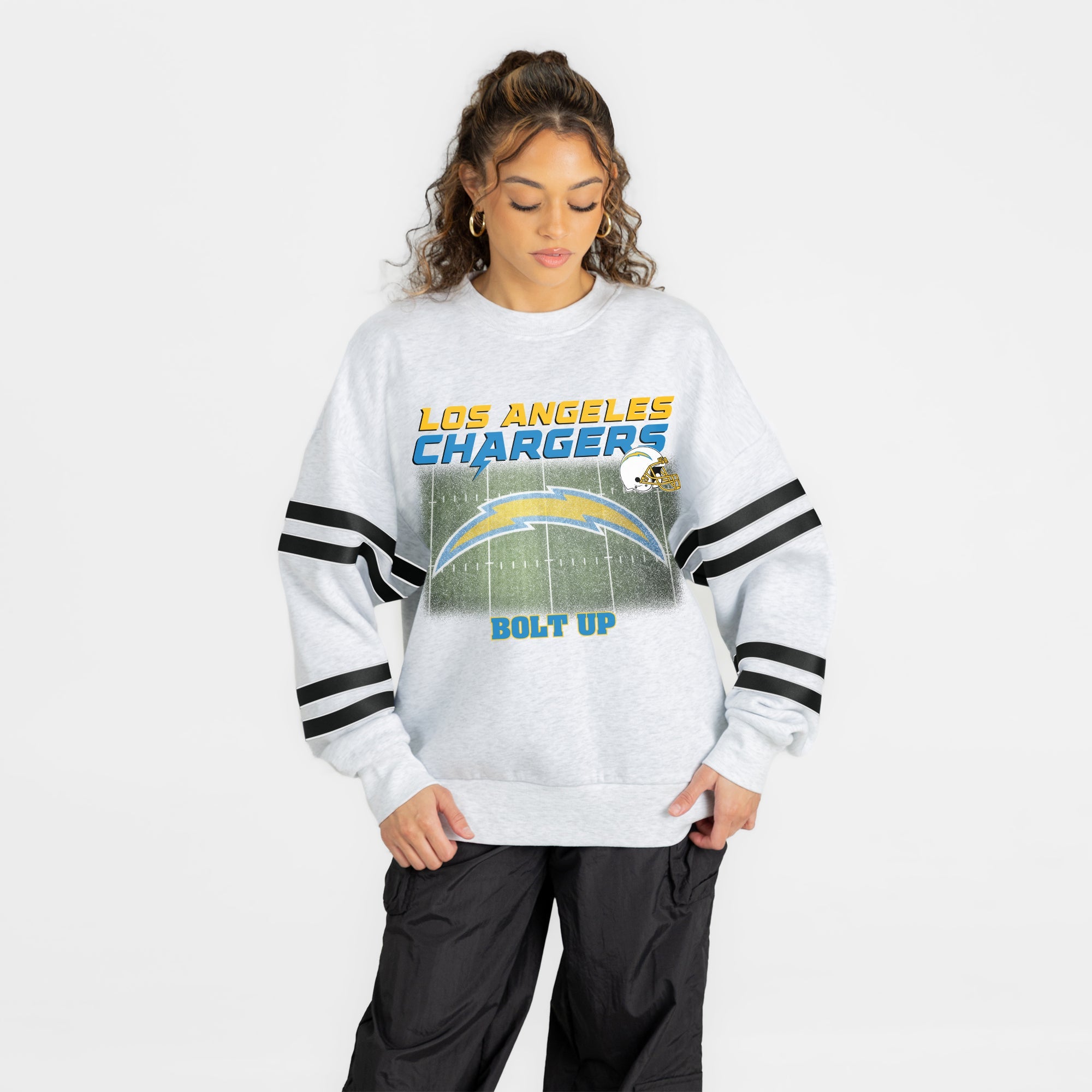 LOS ANGELES CHARGERS OFF THE GRID STRIPE SLEEVE CREWNECK SWEATSHIRT