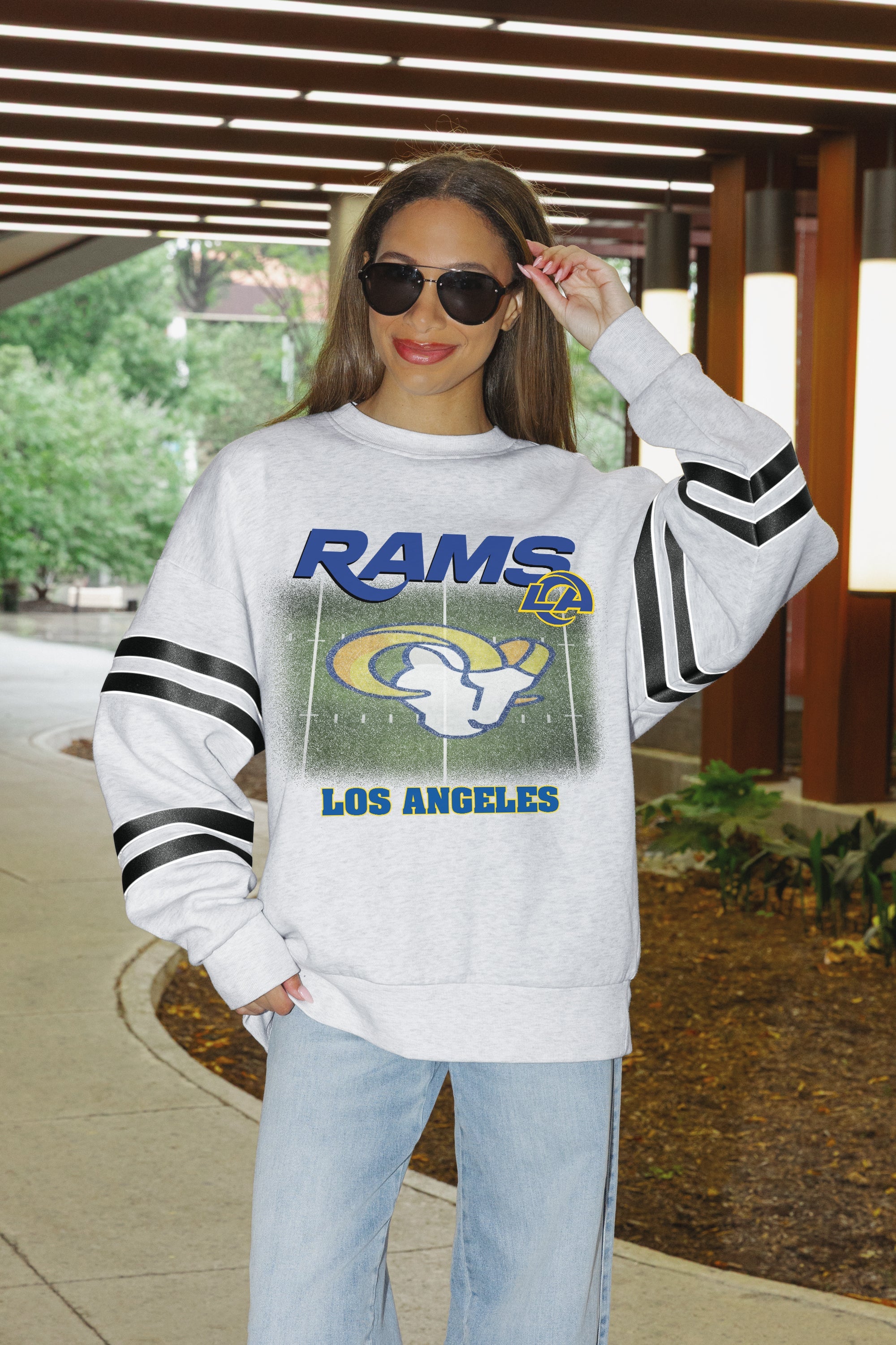 LOS ANGELES RAMS OFF THE GRID STRIPE SLEEVE CREWNECK SWEATSHIRT