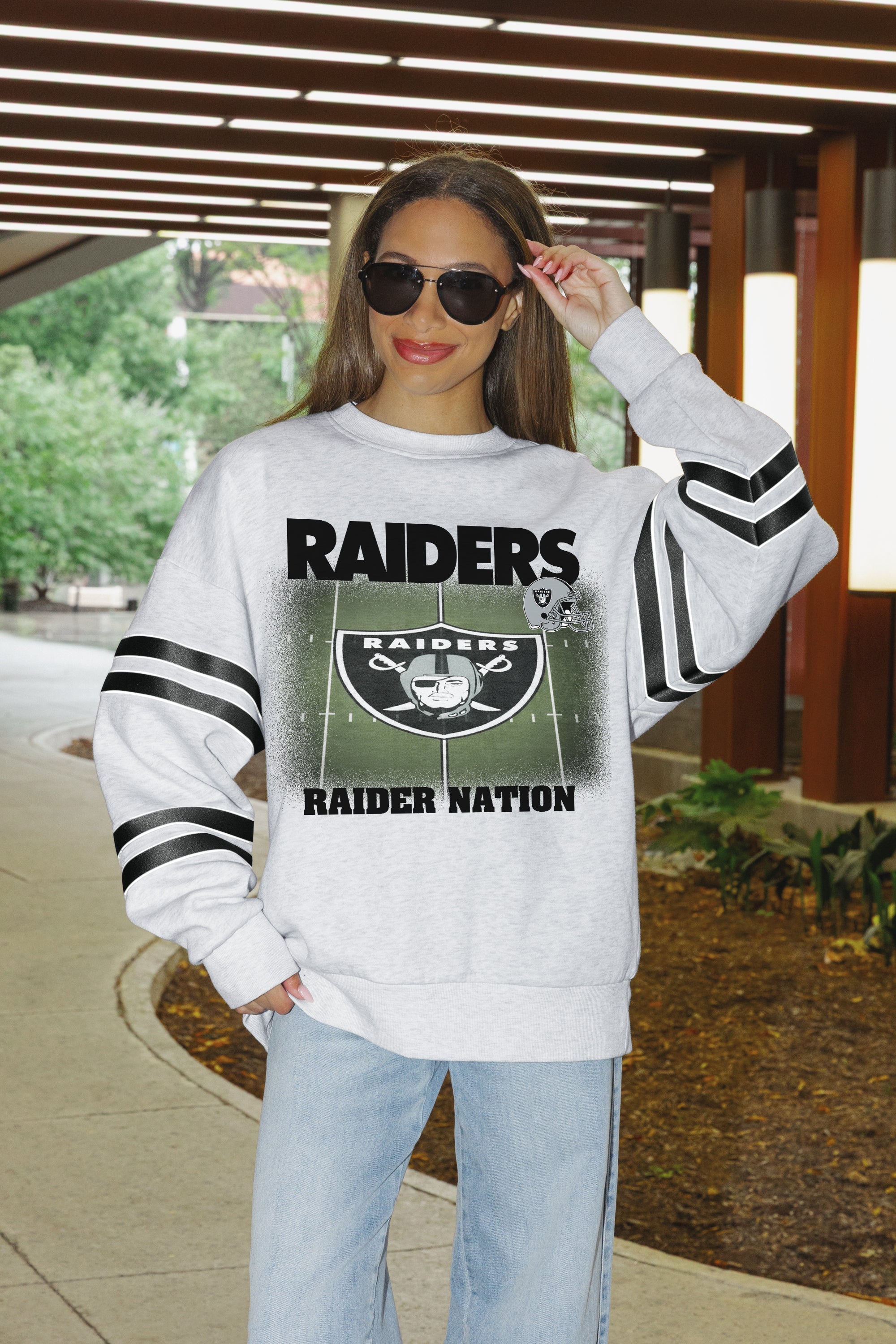 LAS VEGAS RAIDERS OFF THE GRID STRIPE SLEEVE CREWNECK SWEATSHIRT