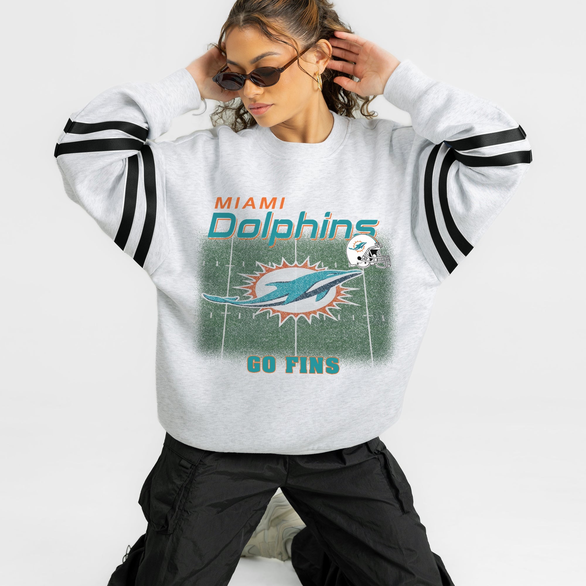 MIAMI DOLPHINS OFF THE GRID STRIPE SLEEVE CREWNECK SWEATSHIRT