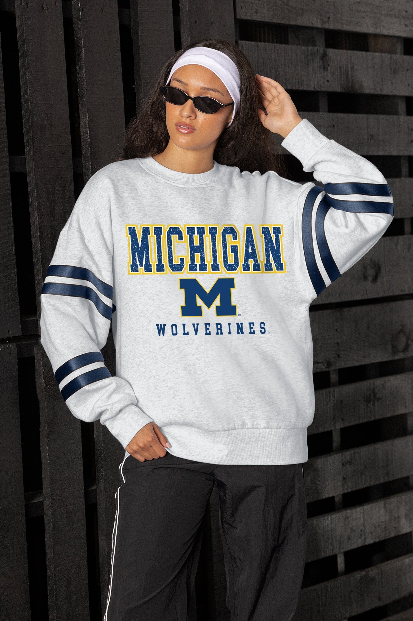 MICHIGAN WOLVERINES STADIUM STRIPES STRIPE SLEEVE CREWNECK SWEATSHIRT