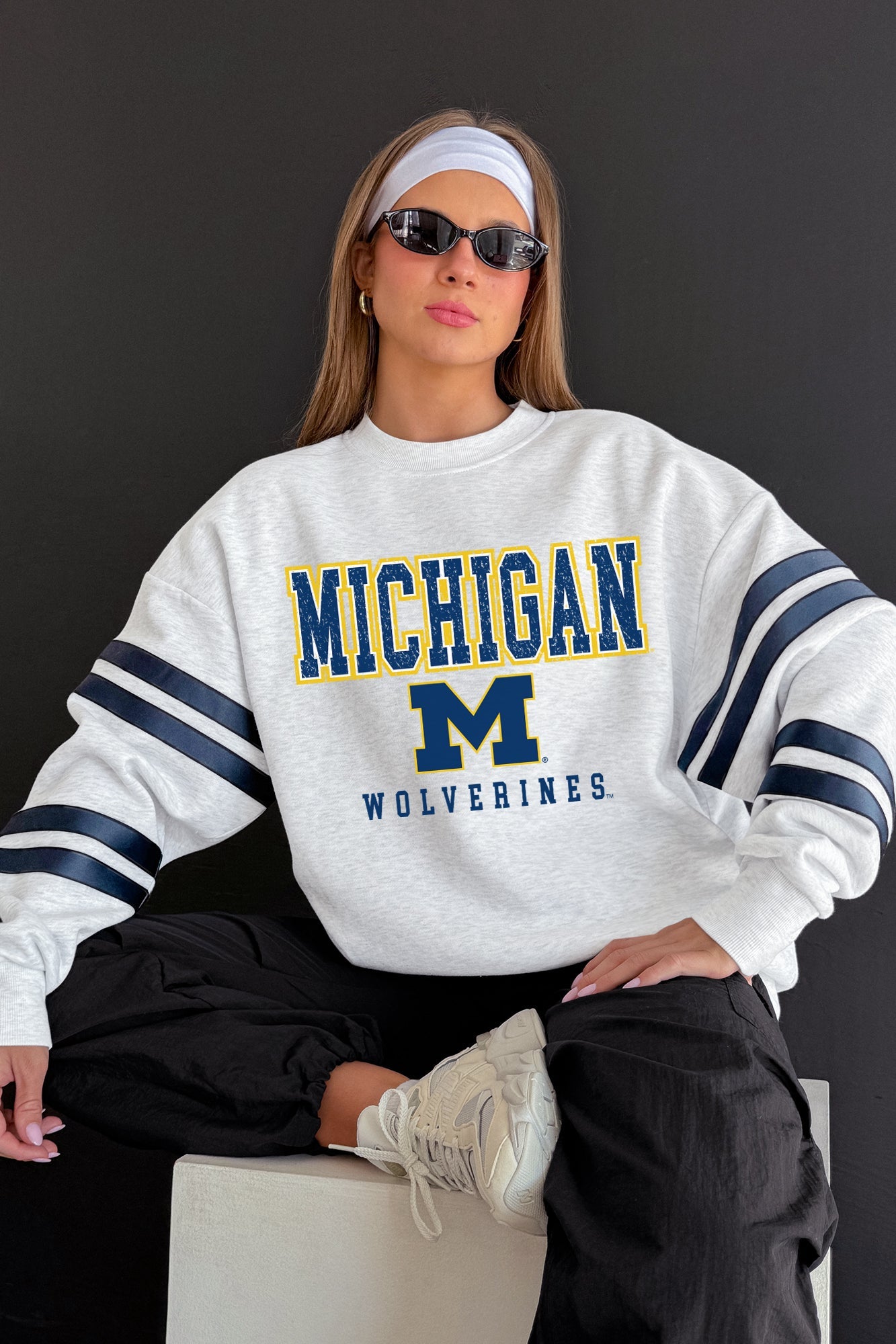 MICHIGAN WOLVERINES STADIUM STRIPES STRIPE SLEEVE CREWNECK SWEATSHIRT
