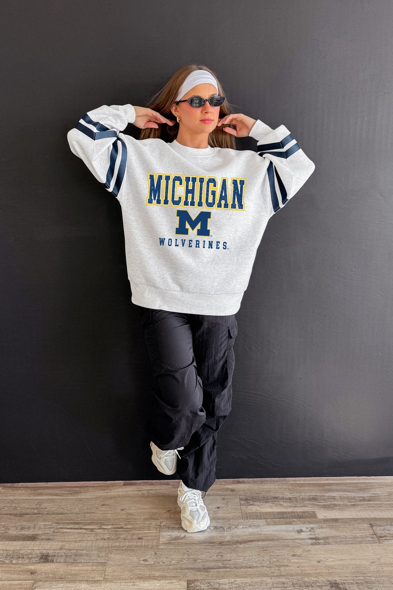 MICHIGAN WOLVERINES STADIUM STRIPES STRIPE SLEEVE CREWNECK SWEATSHIRT