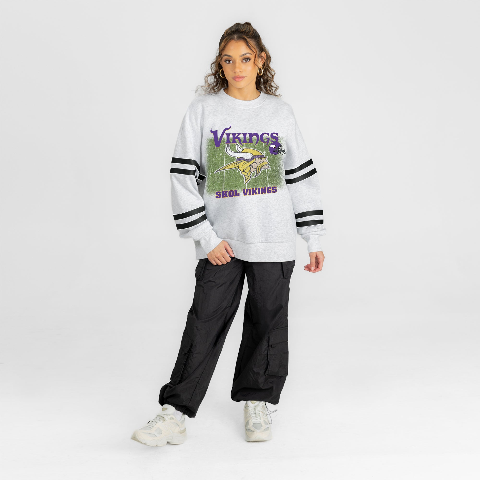 MINNESOTA VIKINGS OFF THE GRID STRIPE SLEEVE CREWNECK SWEATSHIRT