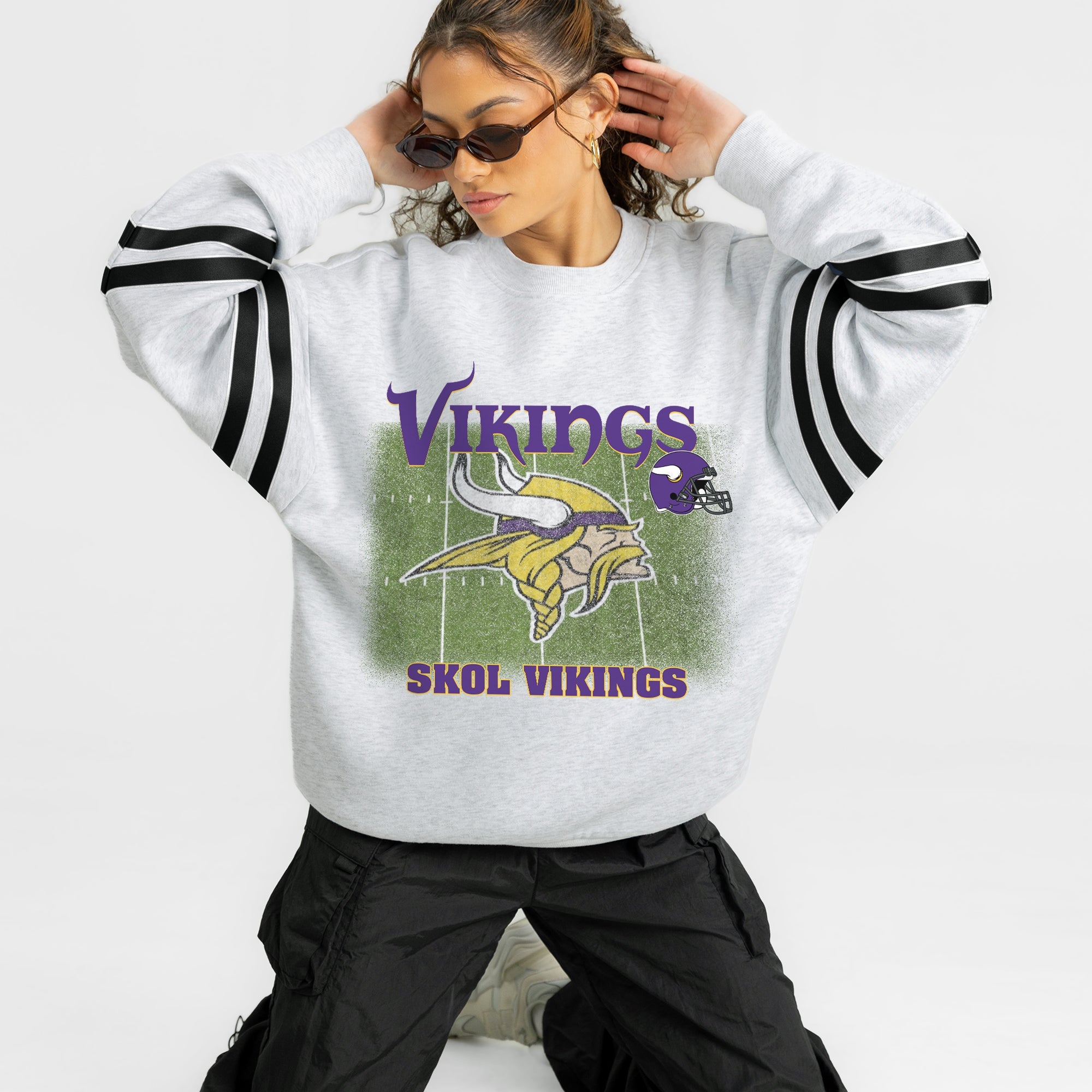 MINNESOTA VIKINGS OFF THE GRID STRIPE SLEEVE CREWNECK SWEATSHIRT