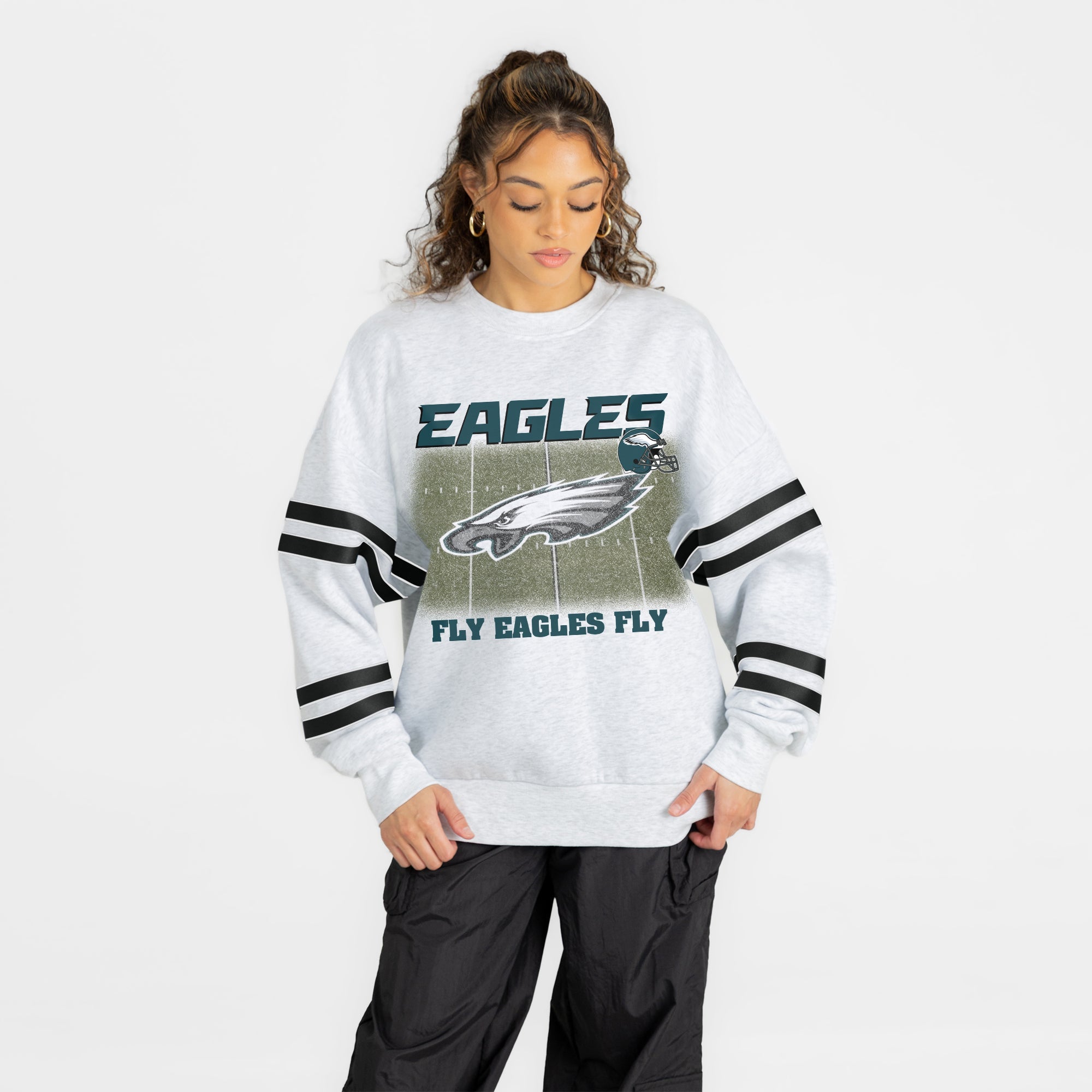 PHILADELPHIA EAGLES OFF THE GRID STRIPE SLEEVE CREWNECK SWEATSHIRT