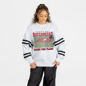 TAMPA BAY BUCCANEERS OFF THE GRID STRIPE SLEEVE CREWNECK SWEATSHIRT