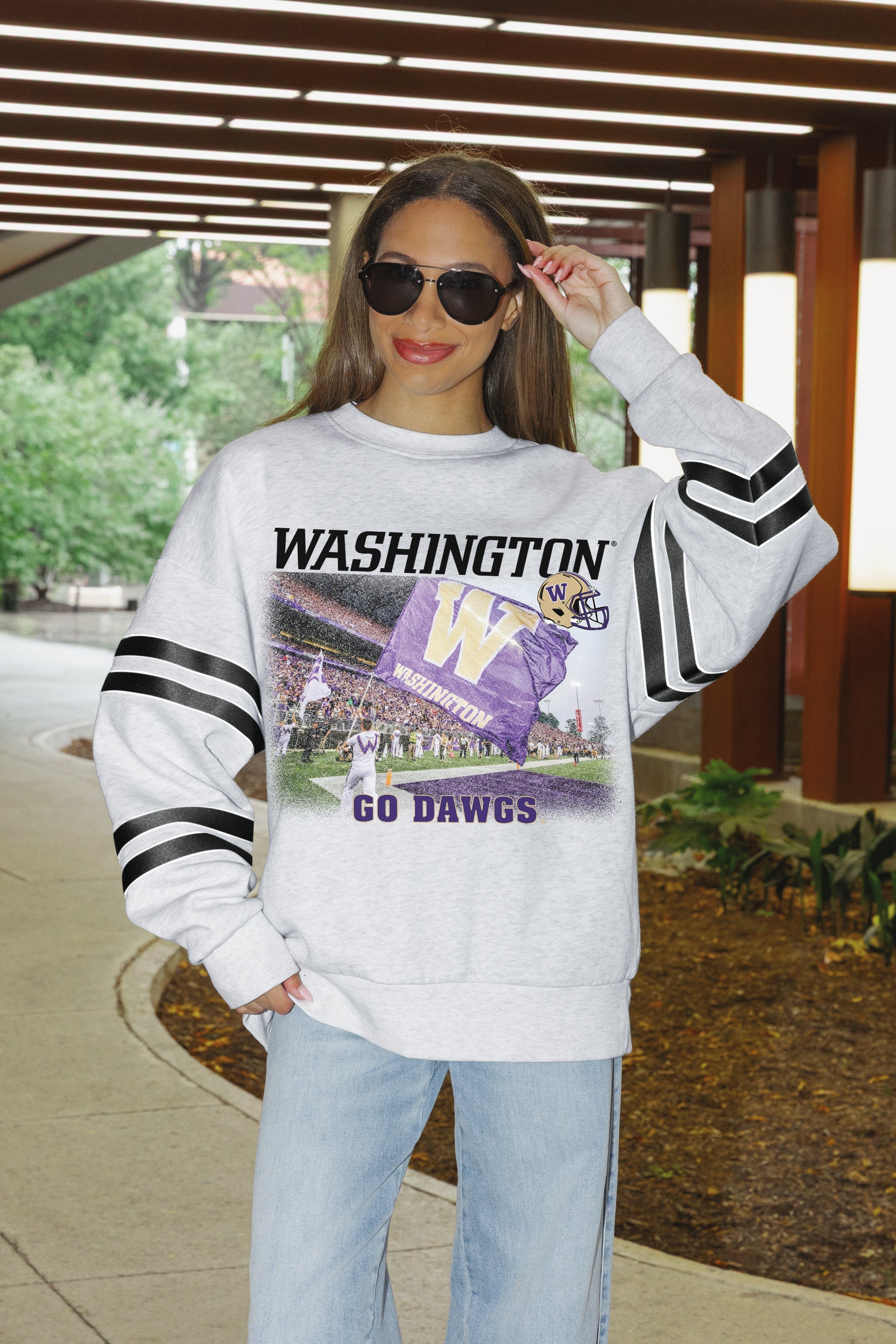 WASHINGTON HUSKIES OFF THE GRID STRIPE SLEEVE CREWNECK SWEATSHIRT