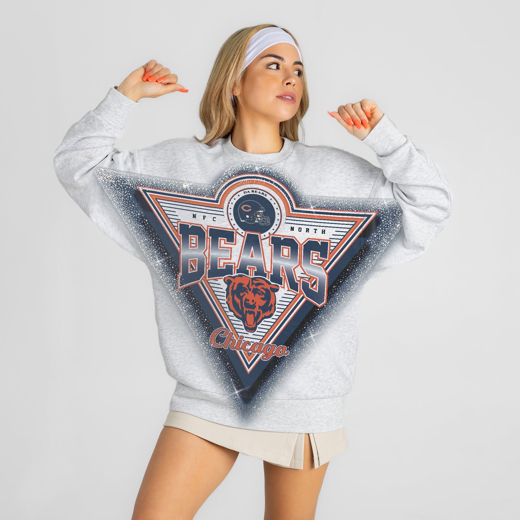 CHICAGO BEARS CHASING VICTORY RHINESTONE SPRAY PREMIUM CREWNECK SWEATSHIRT