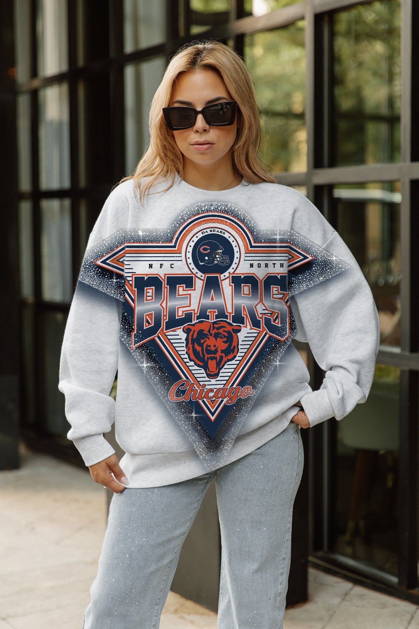CHICAGO BEARS CHASING VICTORY RHINESTONE SPRAY PREMIUM CREWNECK SWEATSHIRT