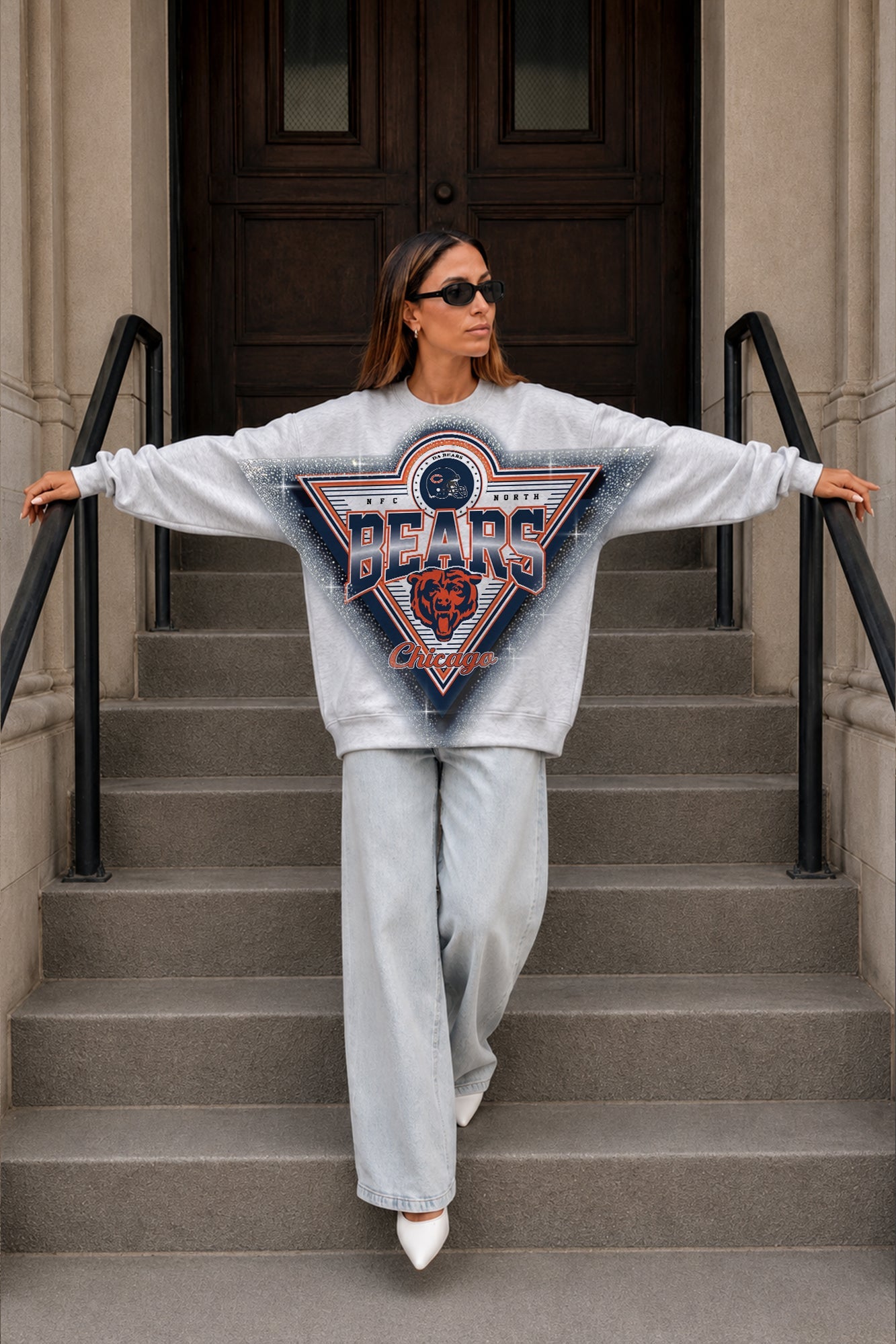 CHICAGO BEARS CHASING VICTORY RHINESTONE SPRAY PREMIUM CREWNECK SWEATSHIRT