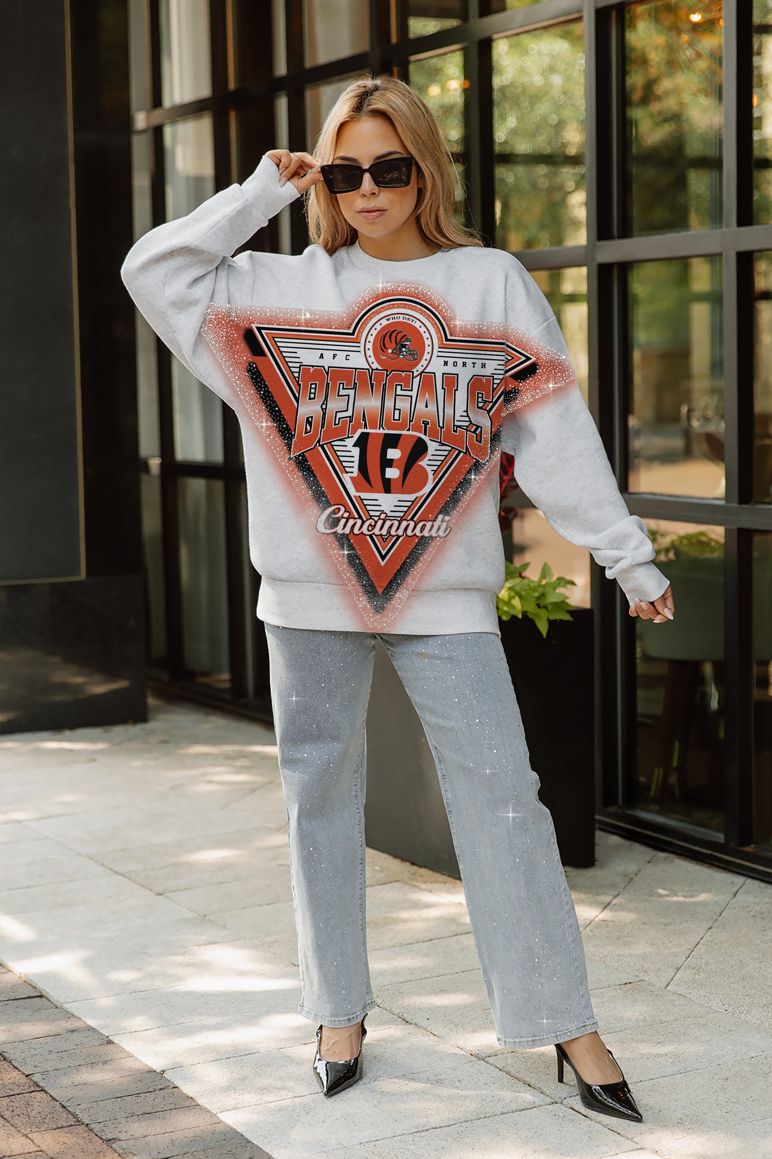 CINCINNATI BENGALS CHASING VICTORY RHINESTONE SPRAY PREMIUM CREWNECK SWEATSHIRT