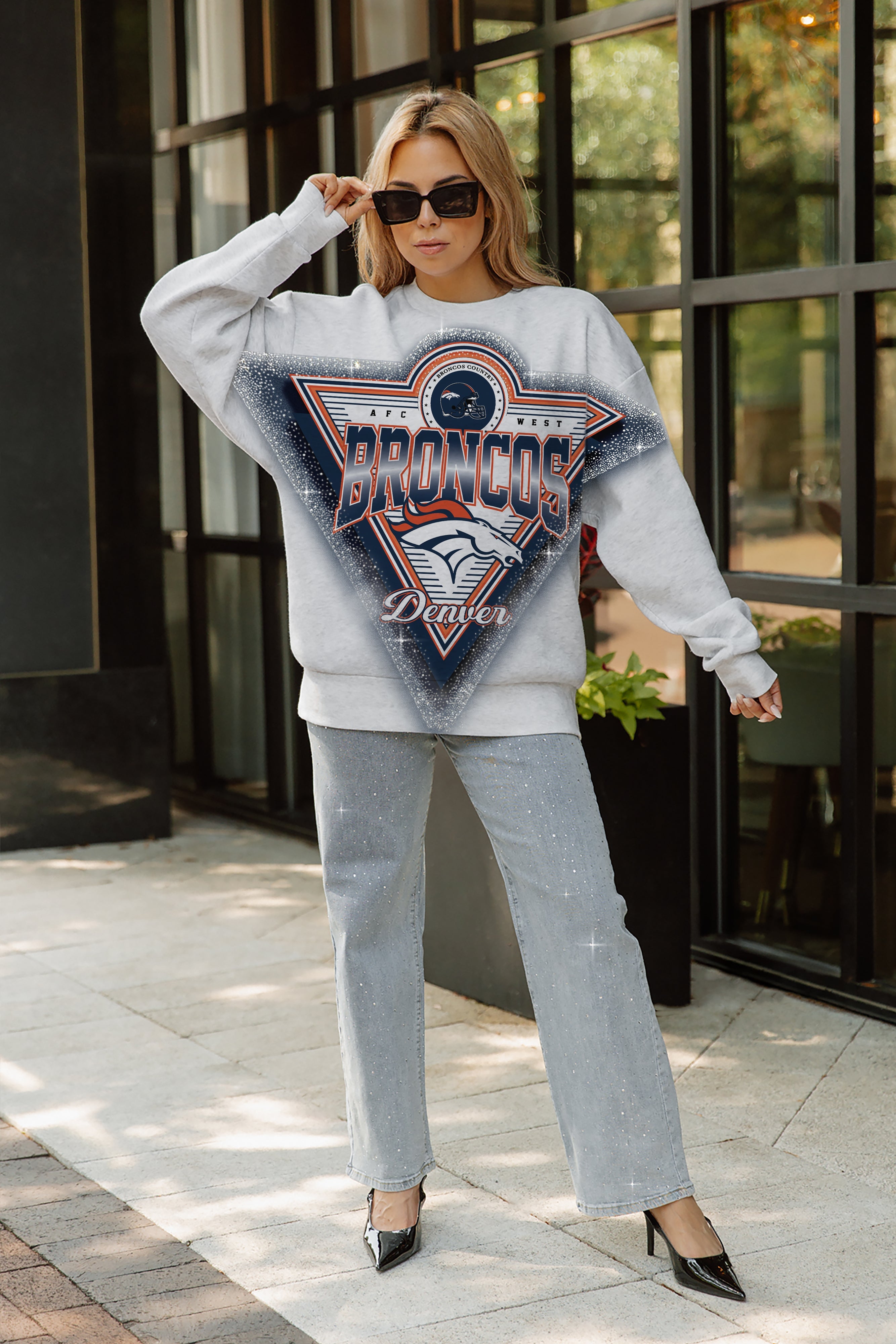 DENVER BRONCOS CHASING VICTORY RHINESTONE SPRAY PREMIUM CREWNECK SWEATSHIRT