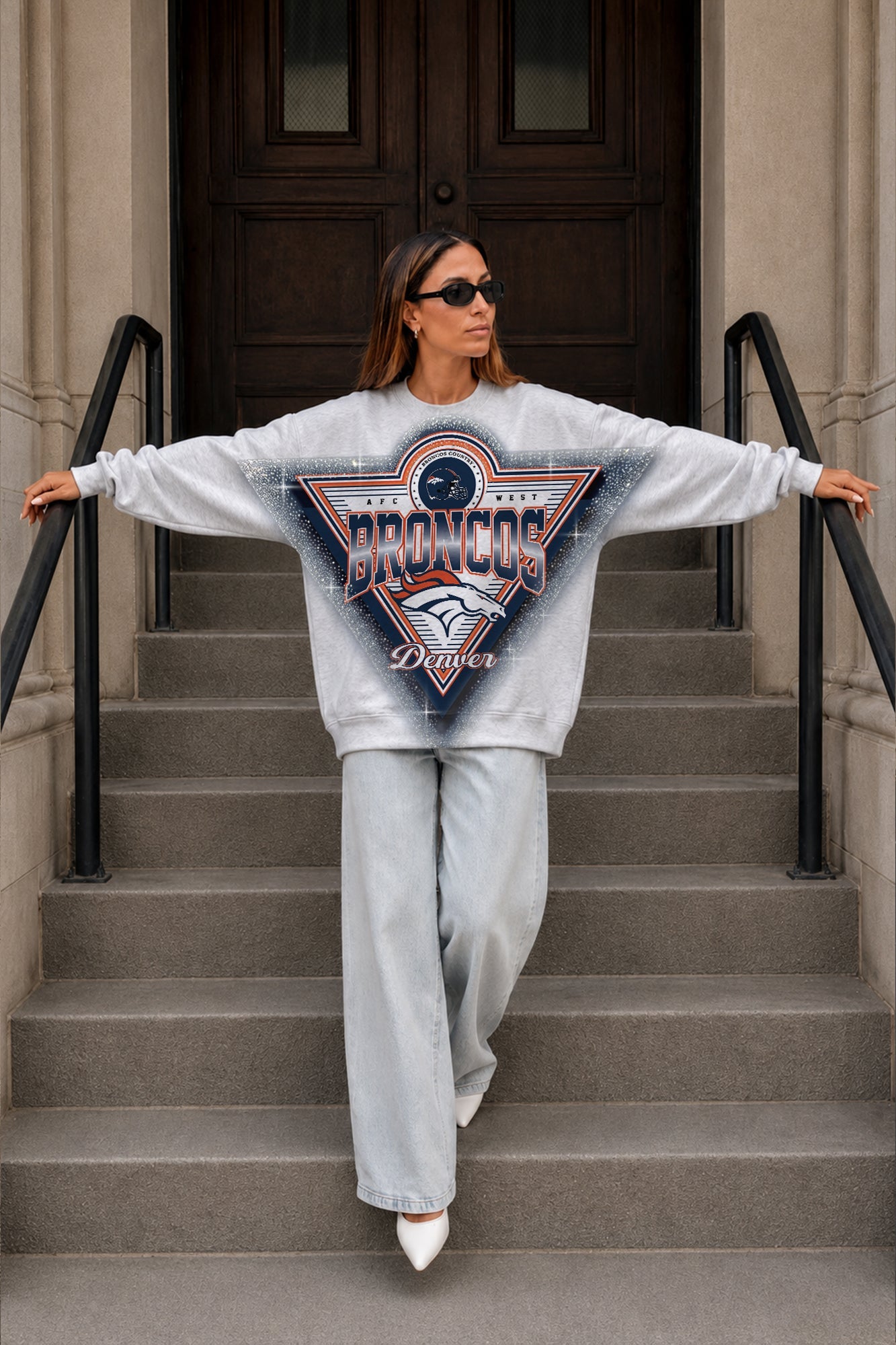 DENVER BRONCOS CHASING VICTORY RHINESTONE SPRAY PREMIUM CREWNECK SWEATSHIRT