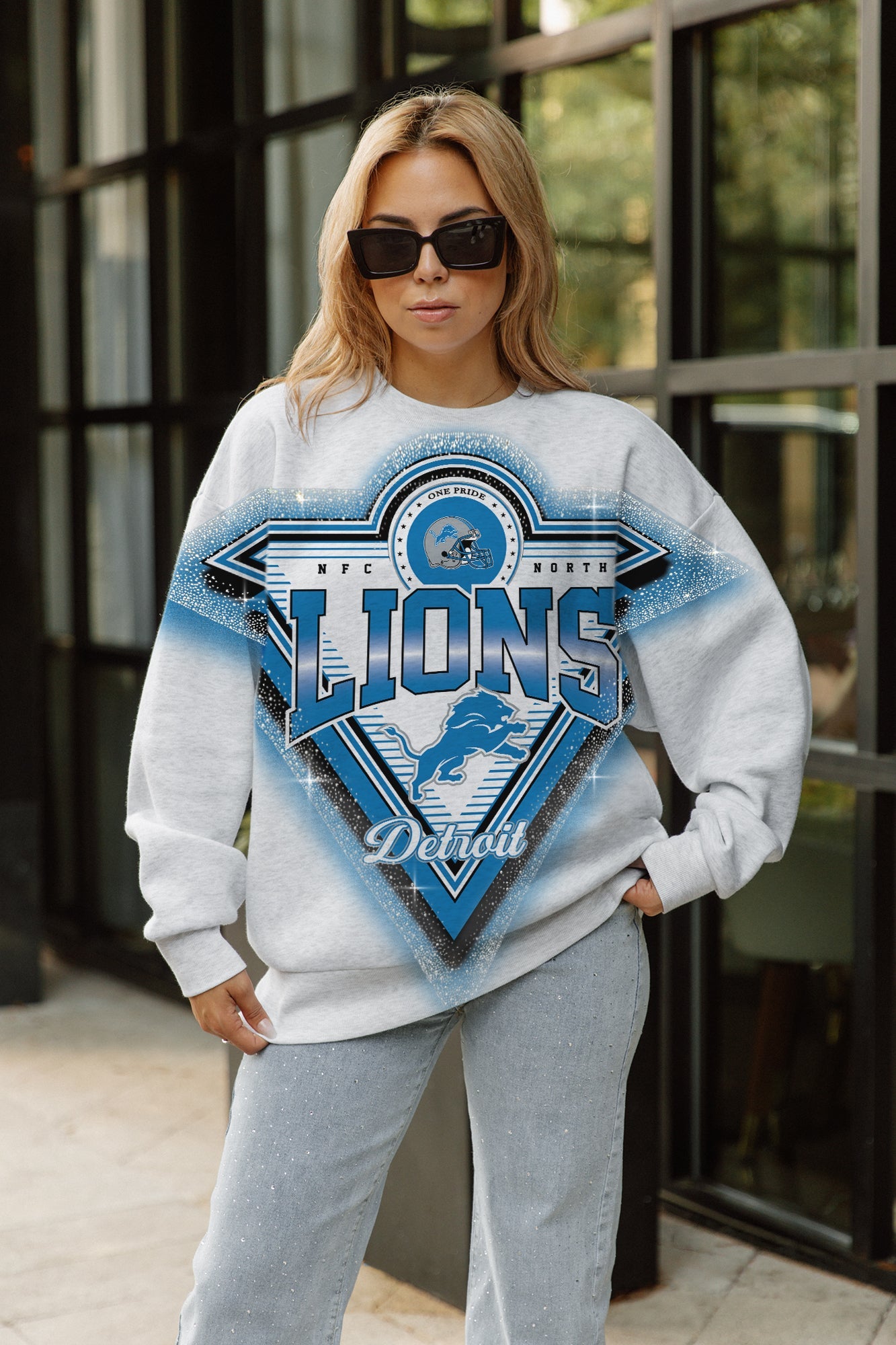 DETROIT LIONS CHASING VICTORY RHINESTONE SPRAY PREMIUM CREWNECK SWEATSHIRT