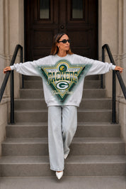 GREEN BAY PACKERS CHASING VICTORY RHINESTONE SPRAY PREMIUM CREWNECK SWEATSHIRT