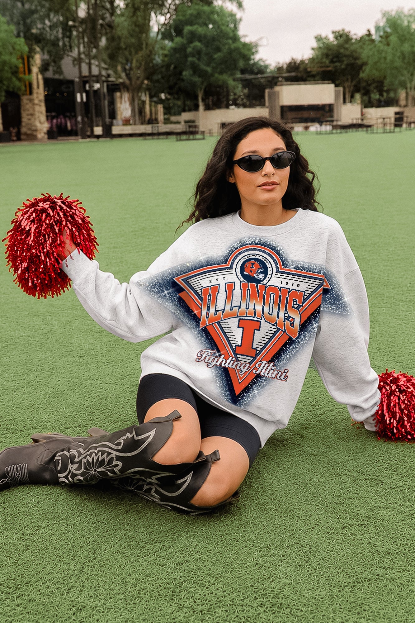 ILLINOIS FIGHTING ILLINI CHASING VICTORY RHINESTONE SPRAY PREMIUM CREWNECK SWEATSHIRT