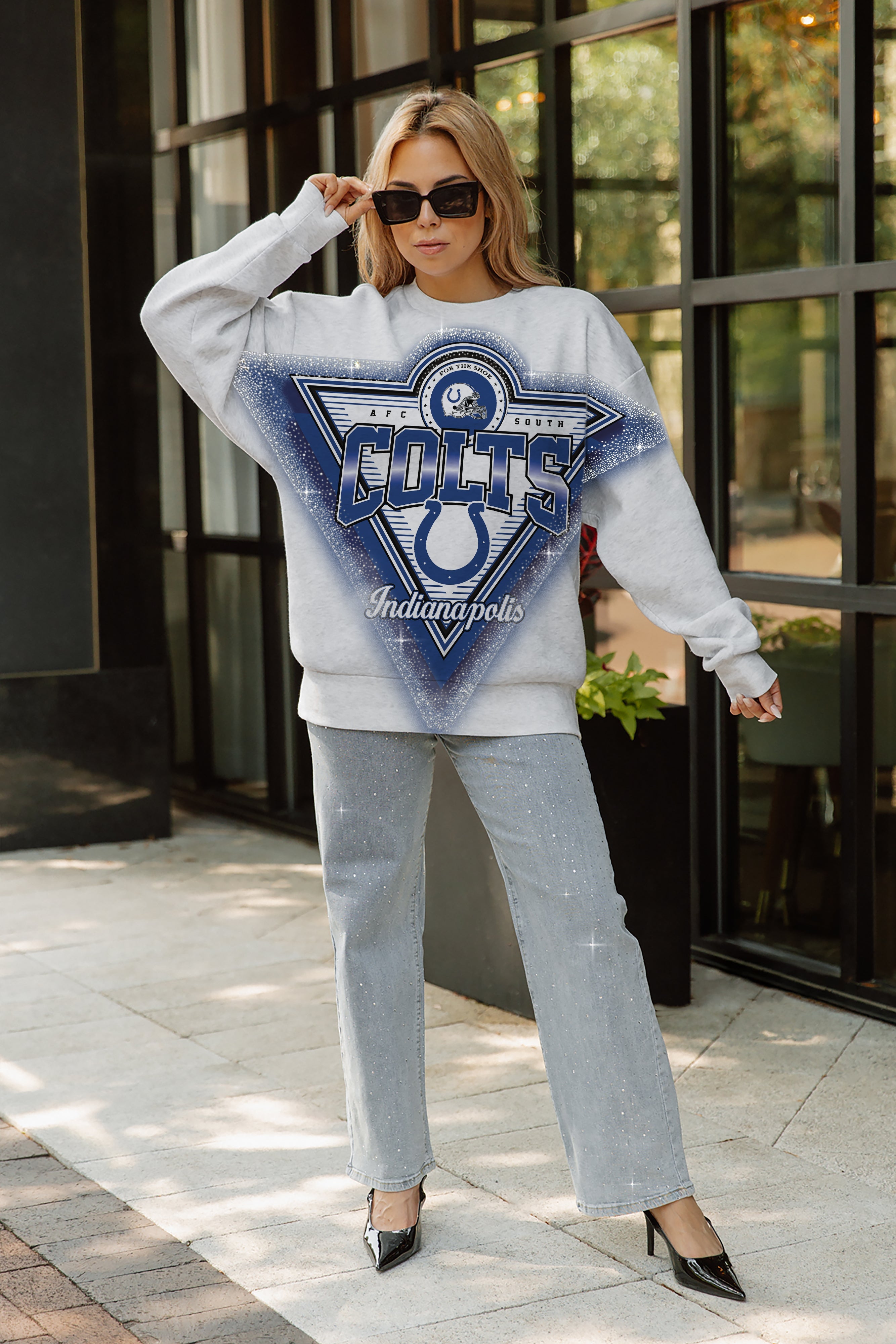 INDIANAPOLIS COLTS CHASING VICTORY RHINESTONE SPRAY PREMIUM CREWNECK SWEATSHIRT