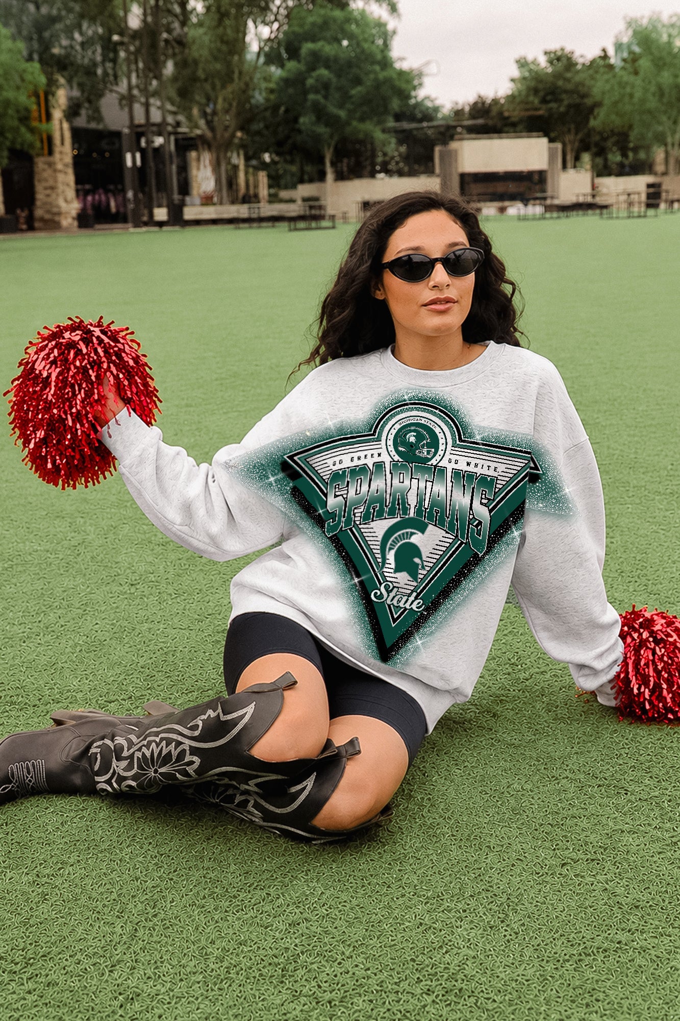 MICHIGAN STATE SPARTANS CHASING VICTORY RHINESTONE SPRAY PREMIUM CREWNECK SWEATSHIRT