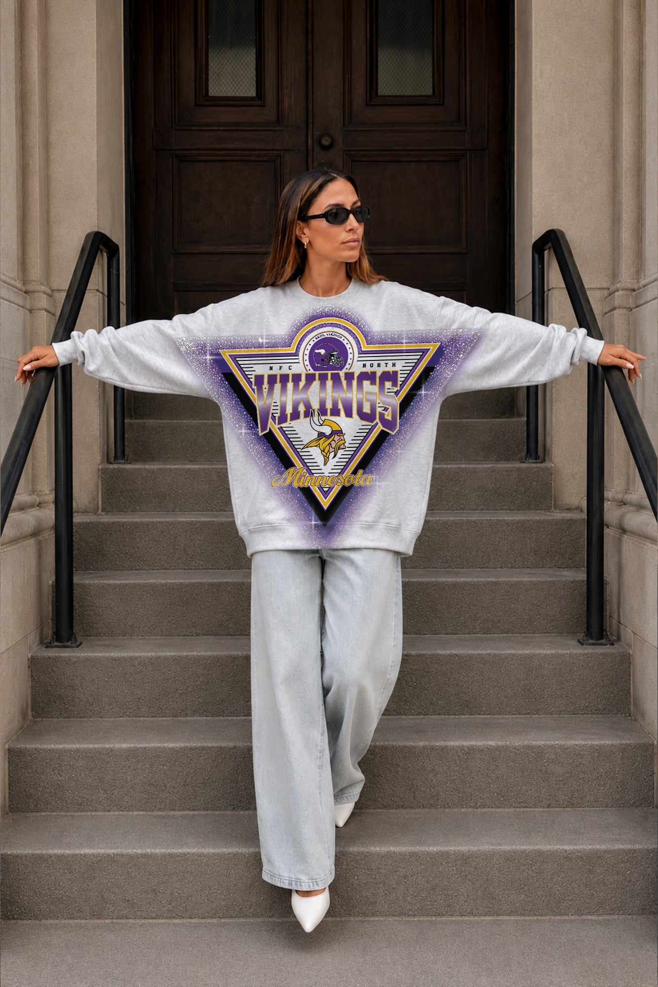 MINNESOTA VIKINGS CHASING VICTORY RHINESTONE SPRAY PREMIUM CREWNECK SWEATSHIRT