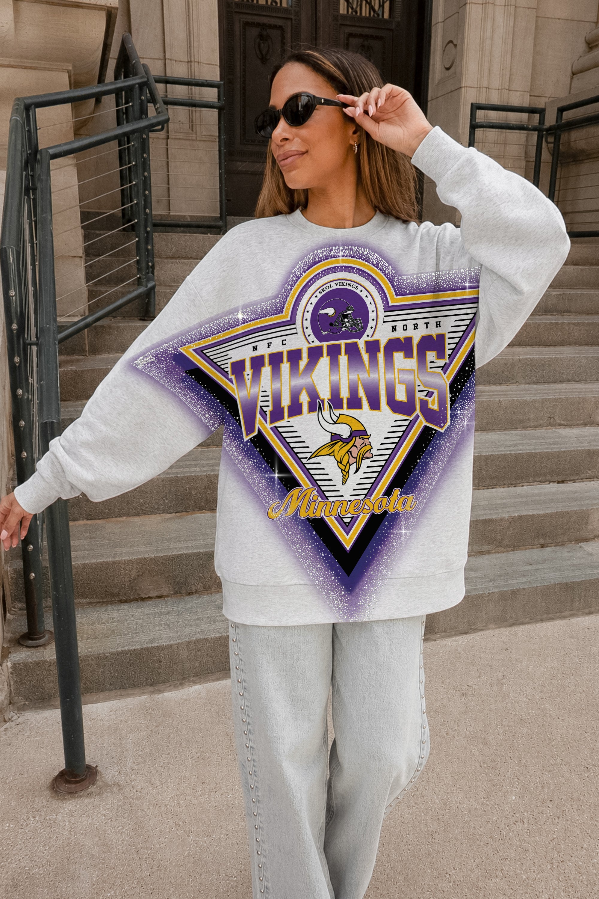 MINNESOTA VIKINGS CHASING VICTORY RHINESTONE SPRAY PREMIUM CREWNECK SWEATSHIRT