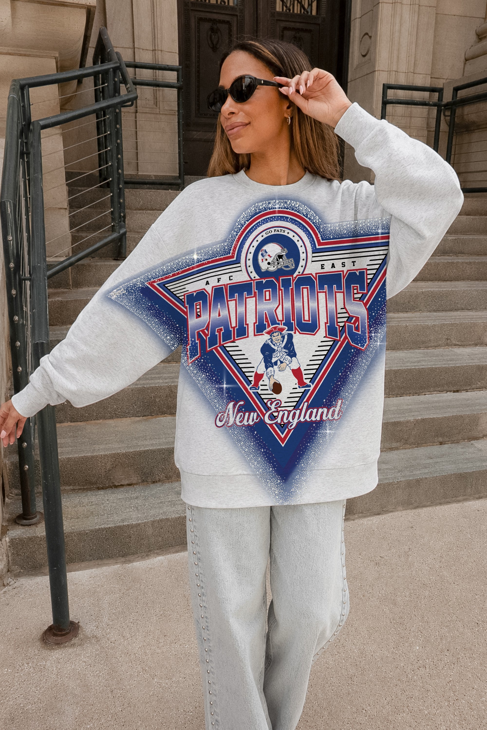 NEW ENGLAND PATRIOTS CHASING VICTORY RHINESTONE SPRAY PREMIUM CREWNECK SWEATSHIRT