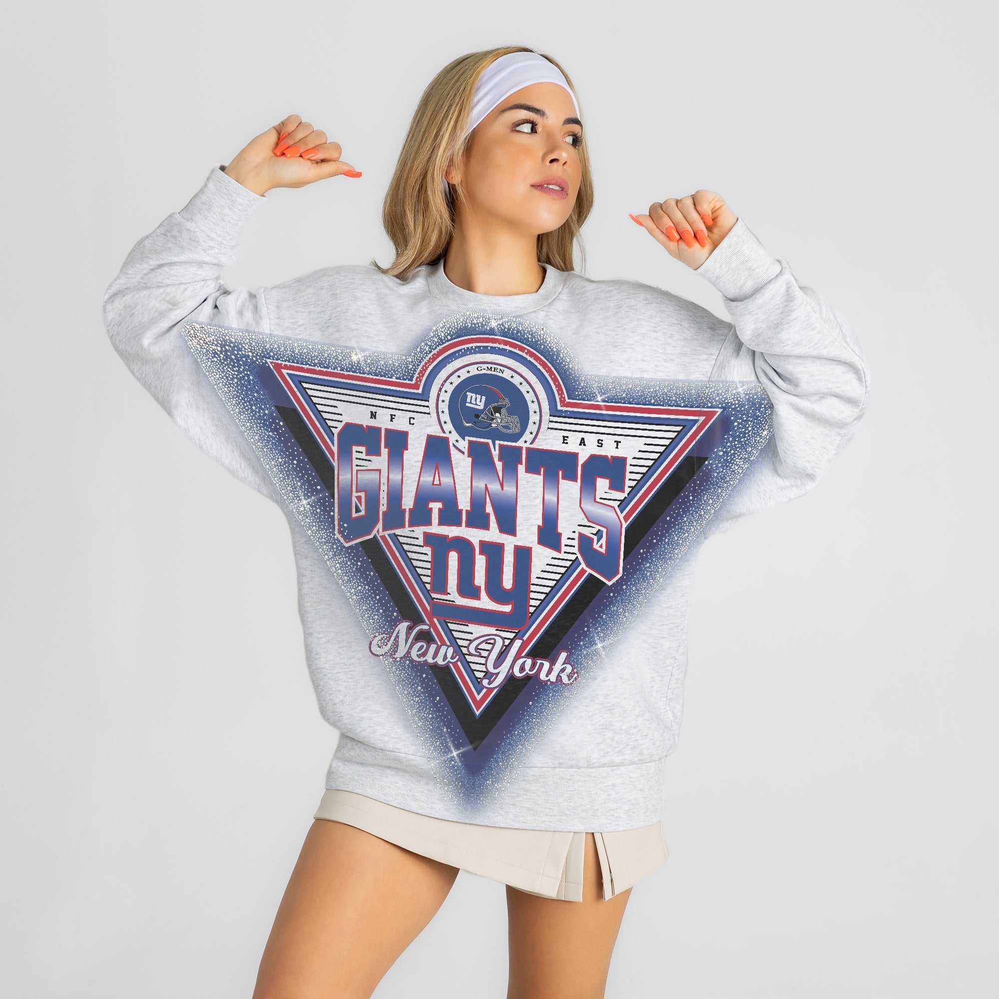NEW YORK GIANTS CHASING VICTORY RHINESTONE SPRAY PREMIUM CREWNECK SWEATSHIRT
