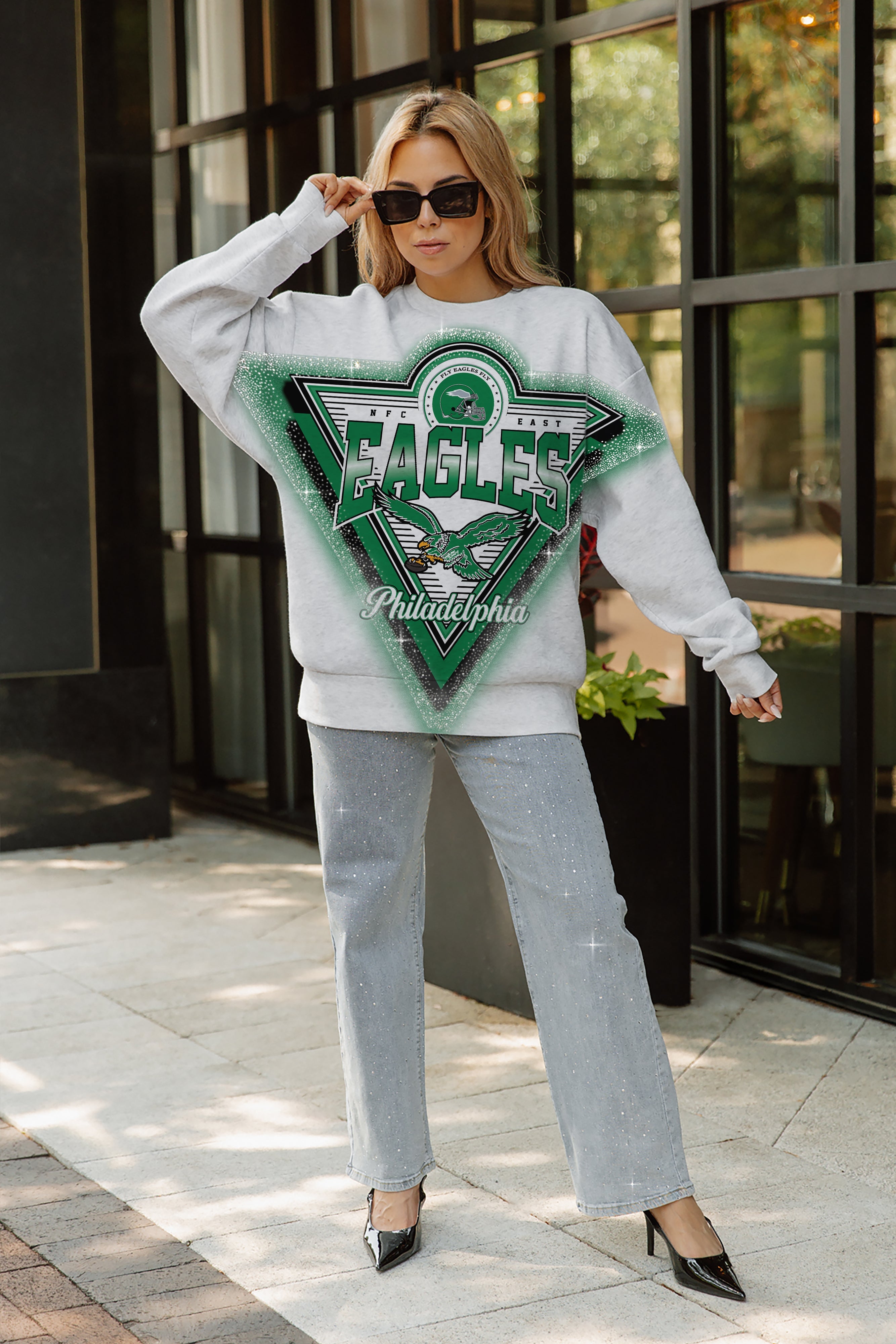 PHILADELPHIA EAGLES CHASING VICTORY RHINESTONE SPRAY PREMIUM CREWNECK SWEATSHIRT