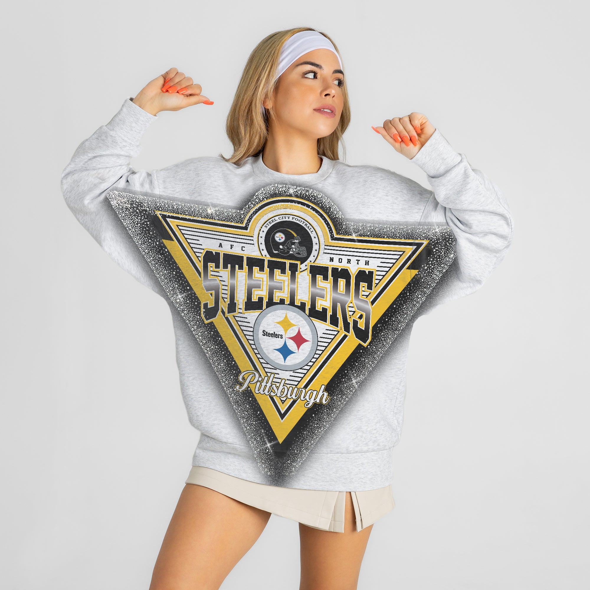 PITTSBURGH STEELERS CHASING VICTORY RHINESTONE SPRAY PREMIUM CREWNECK SWEATSHIRT