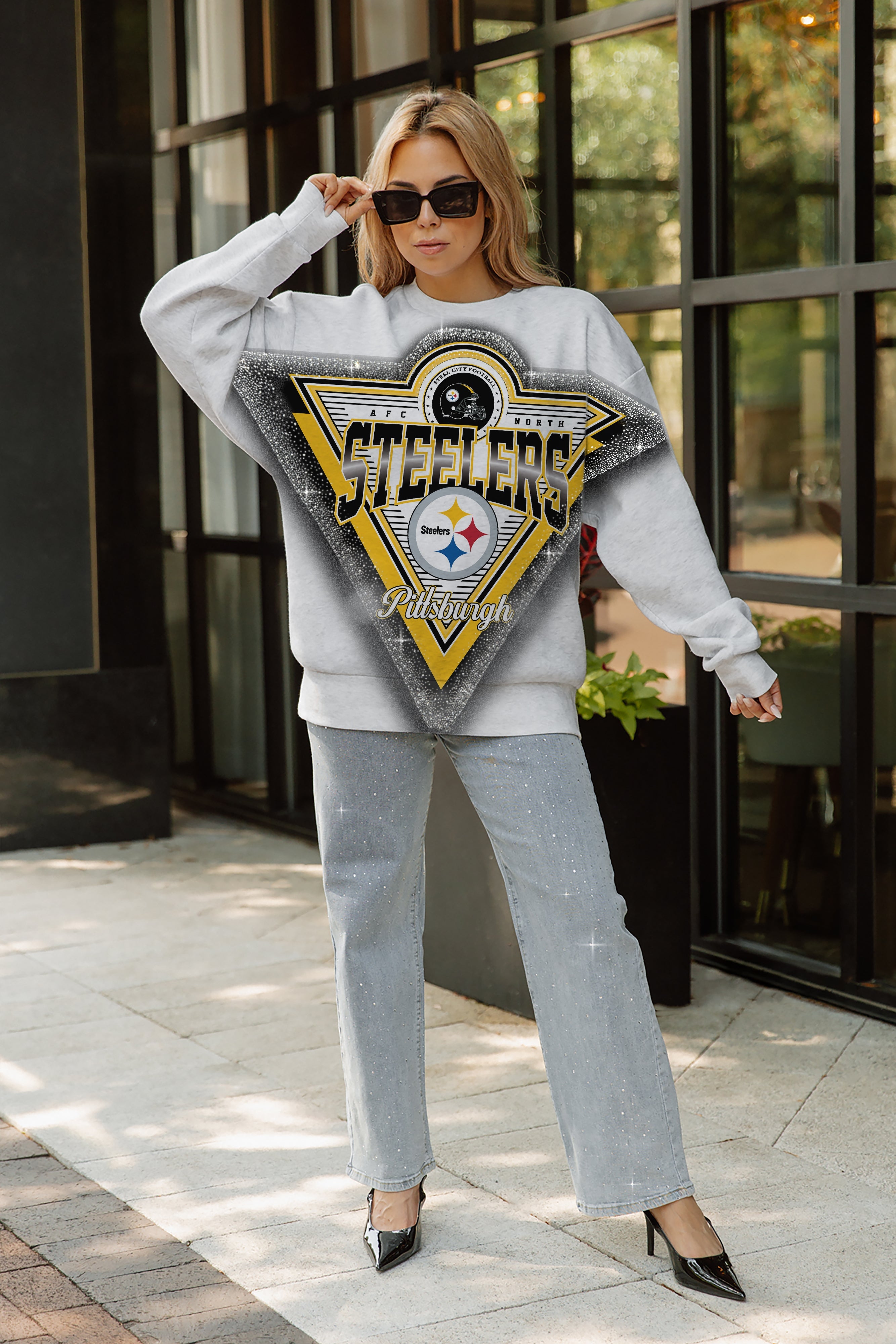 PITTSBURGH STEELERS CHASING VICTORY RHINESTONE SPRAY PREMIUM CREWNECK SWEATSHIRT