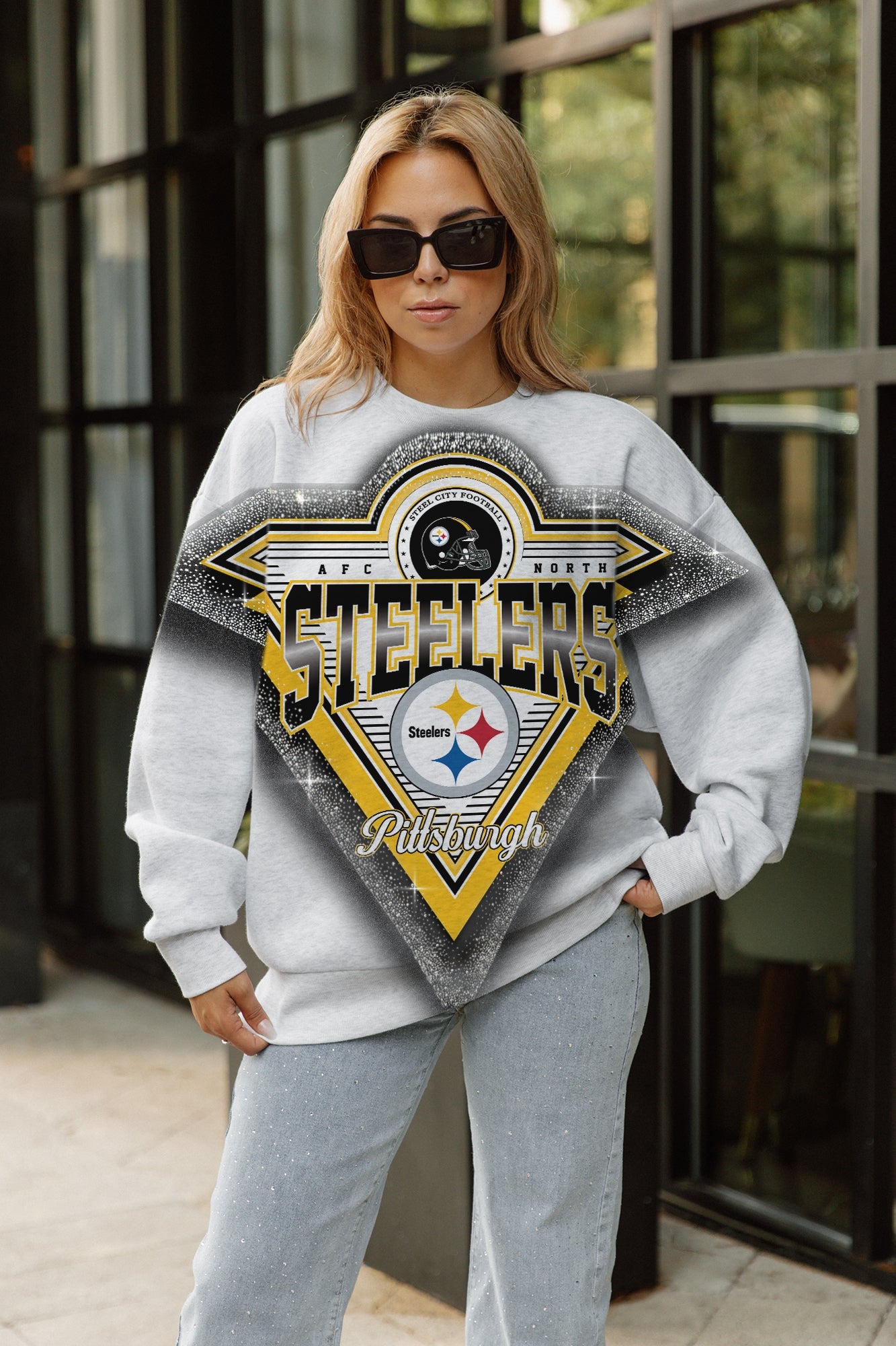 PITTSBURGH STEELERS CHASING VICTORY RHINESTONE SPRAY PREMIUM CREWNECK SWEATSHIRT