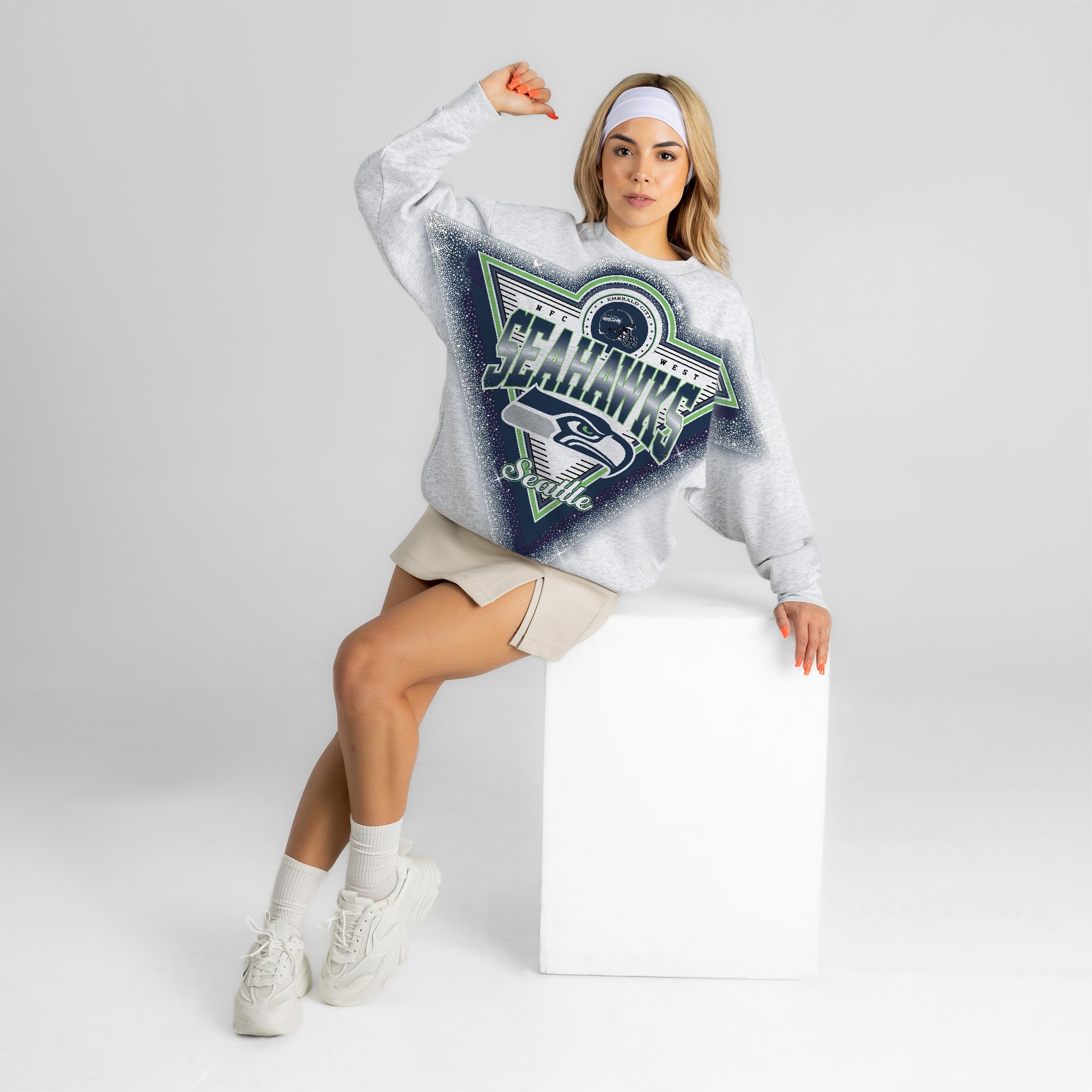 SEATTLE SEAHAWKS CHASING VICTORY RHINESTONE SPRAY PREMIUM CREWNECK SWEATSHIRT