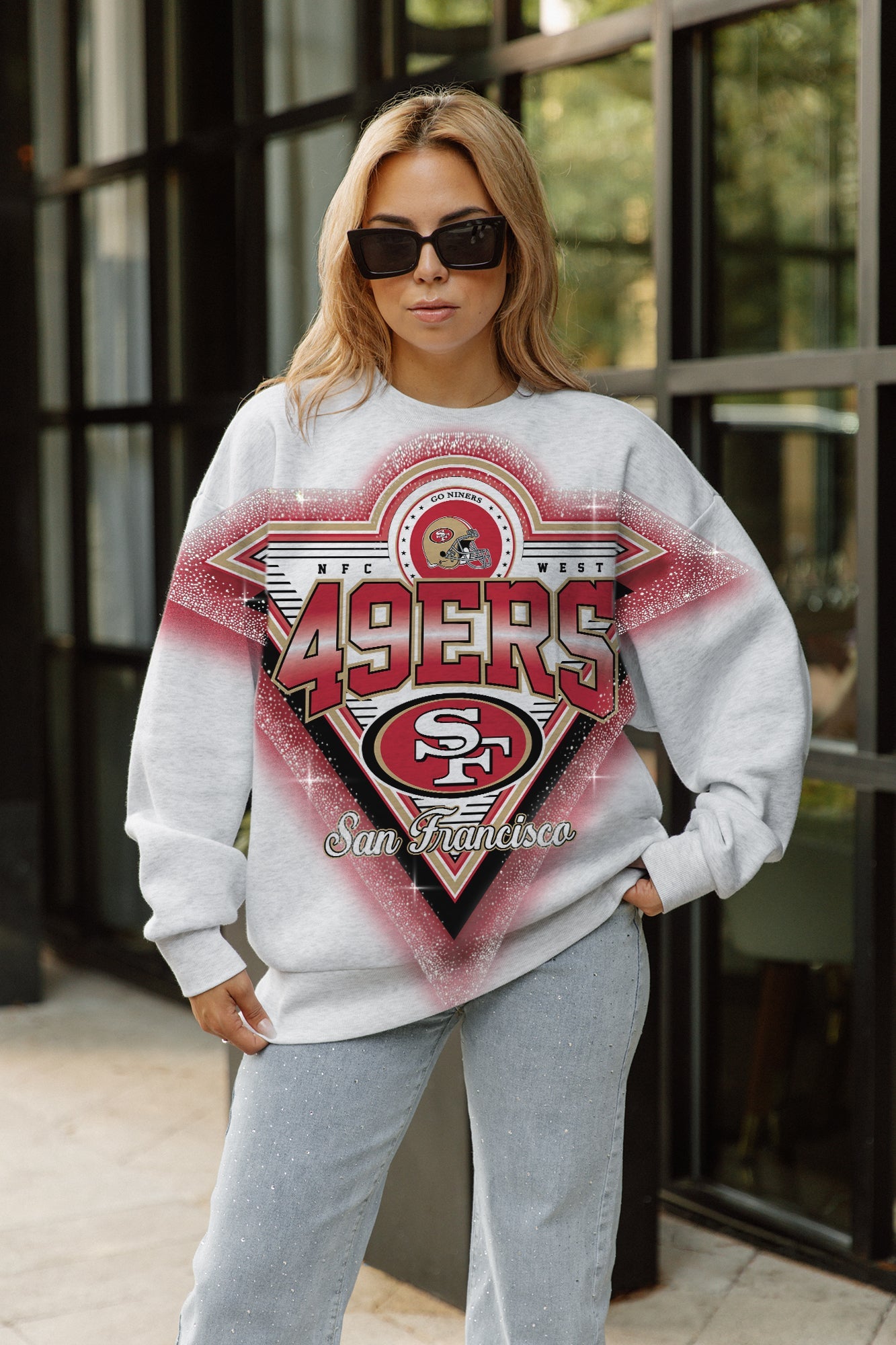 SAN FRANCISCO 49ERS CHASING VICTORY RHINESTONE SPRAY PREMIUM CREWNECK SWEATSHIRT