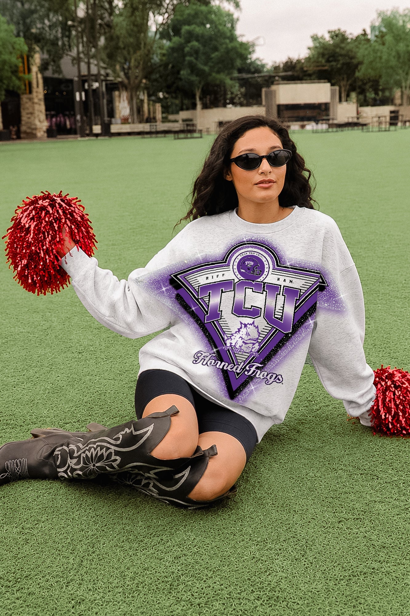 TCU HORNED FROGS CHASING VICTORY RHINESTONE SPRAY PREMIUM CREWNECK SWEATSHIRT